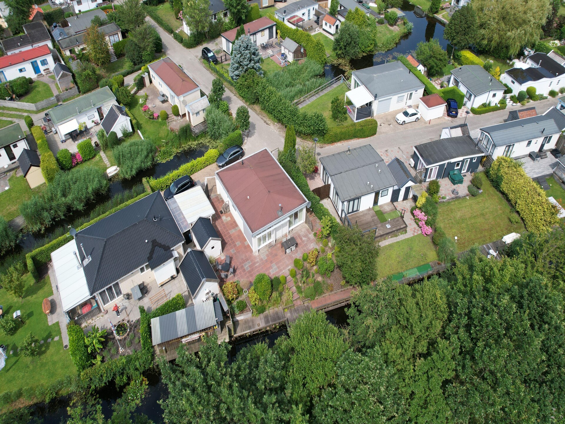 Vrijstaande bungalow bij strand en IJsselmeer in Makkum, Friesland - foto 33