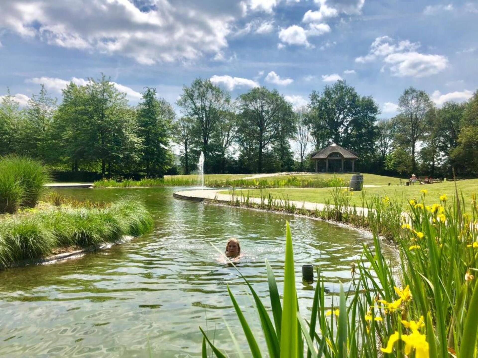Tiny house aan het water op Vakantiepark Klein Vink in Arcen - foto 22