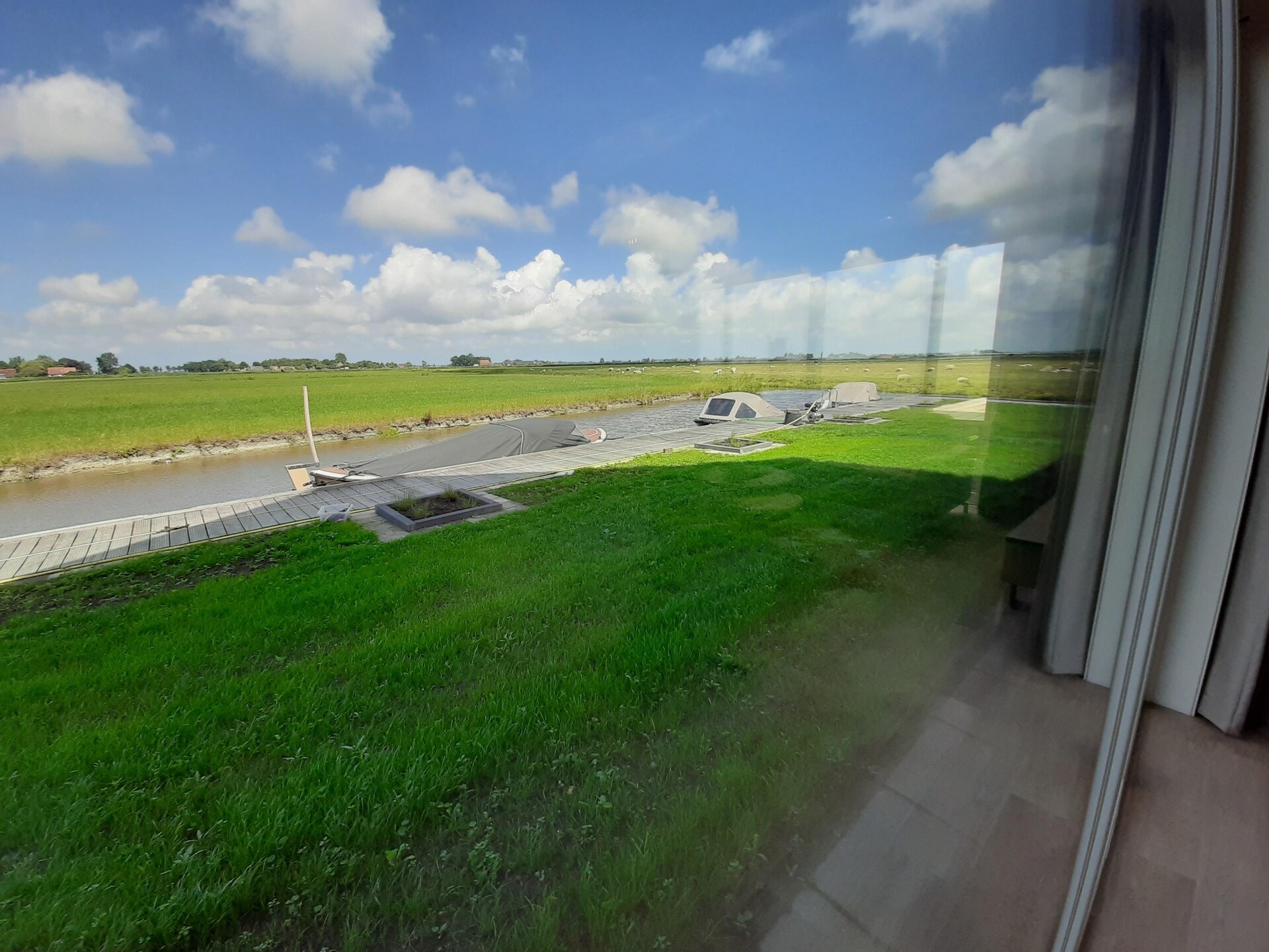 Moderne 20-persoonsvilla aan open vaarwater in hart van Friesland - foto 32