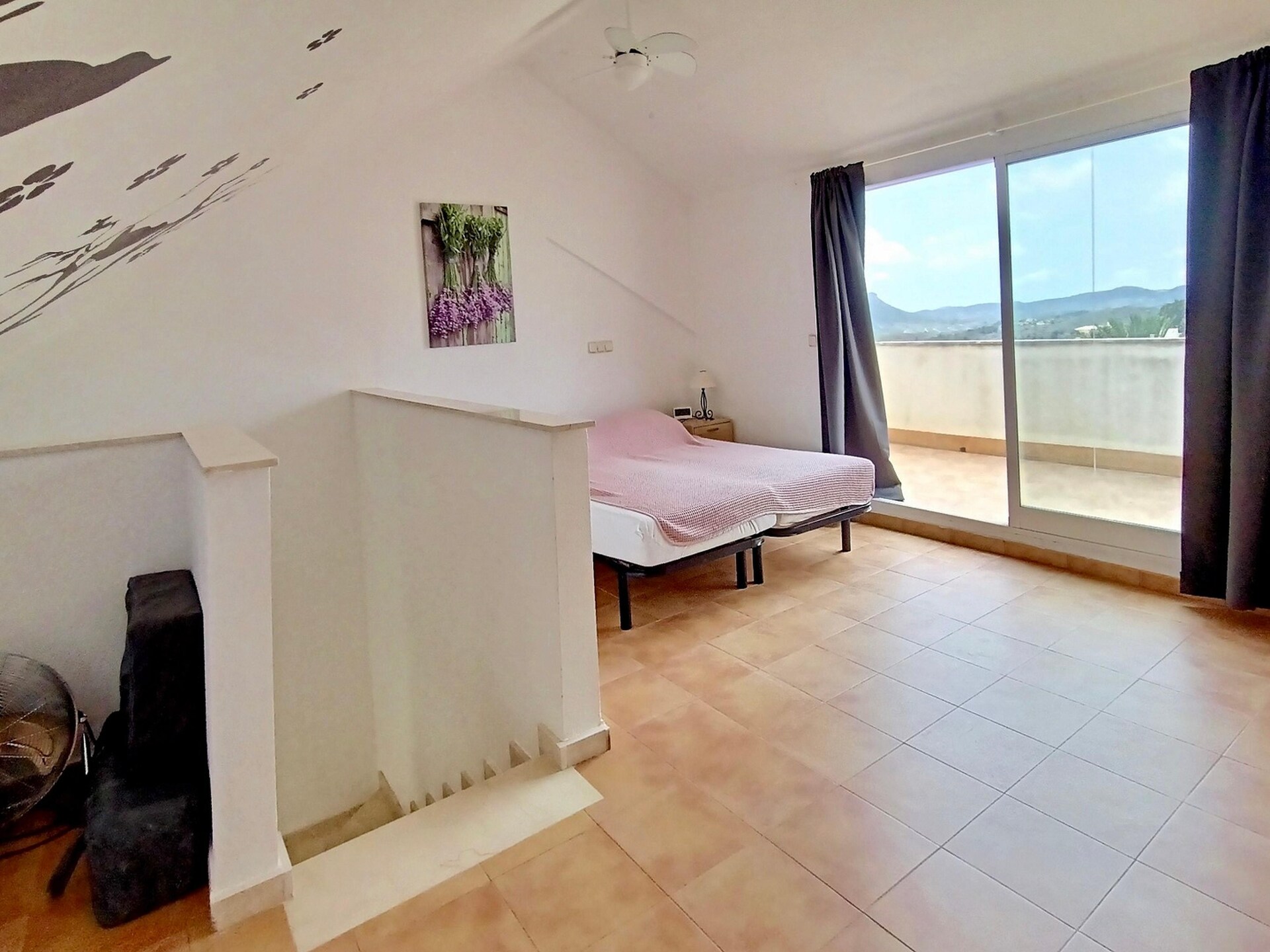 Ruime bungalow in Relleu met zwembad, 28km van strand - foto 11