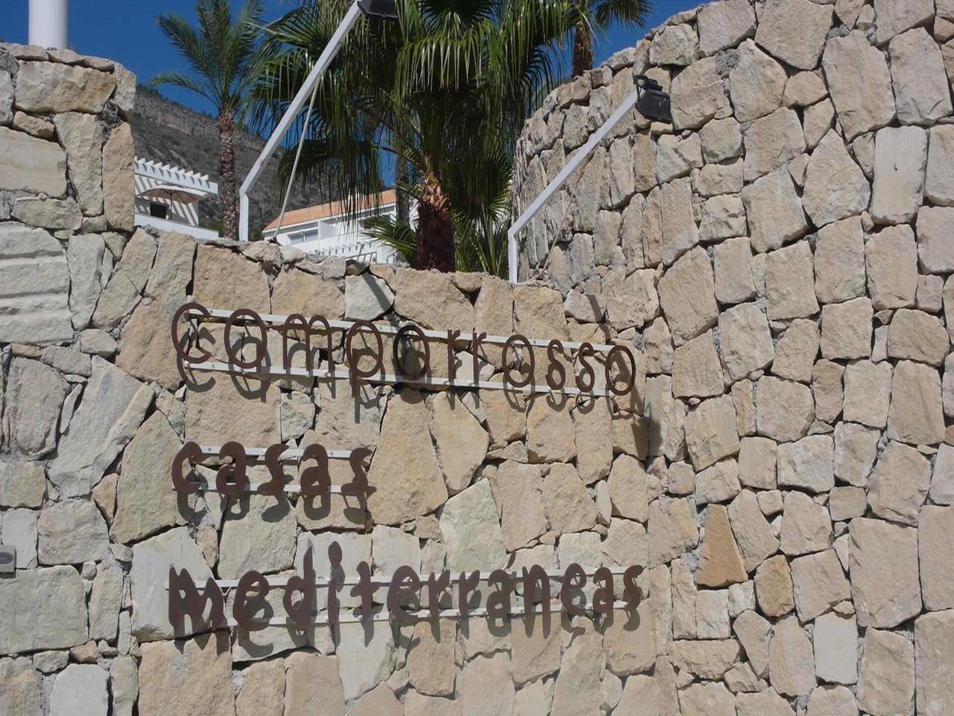 Ruime bungalow in Relleu met zwembad, 28km van strand - foto 38