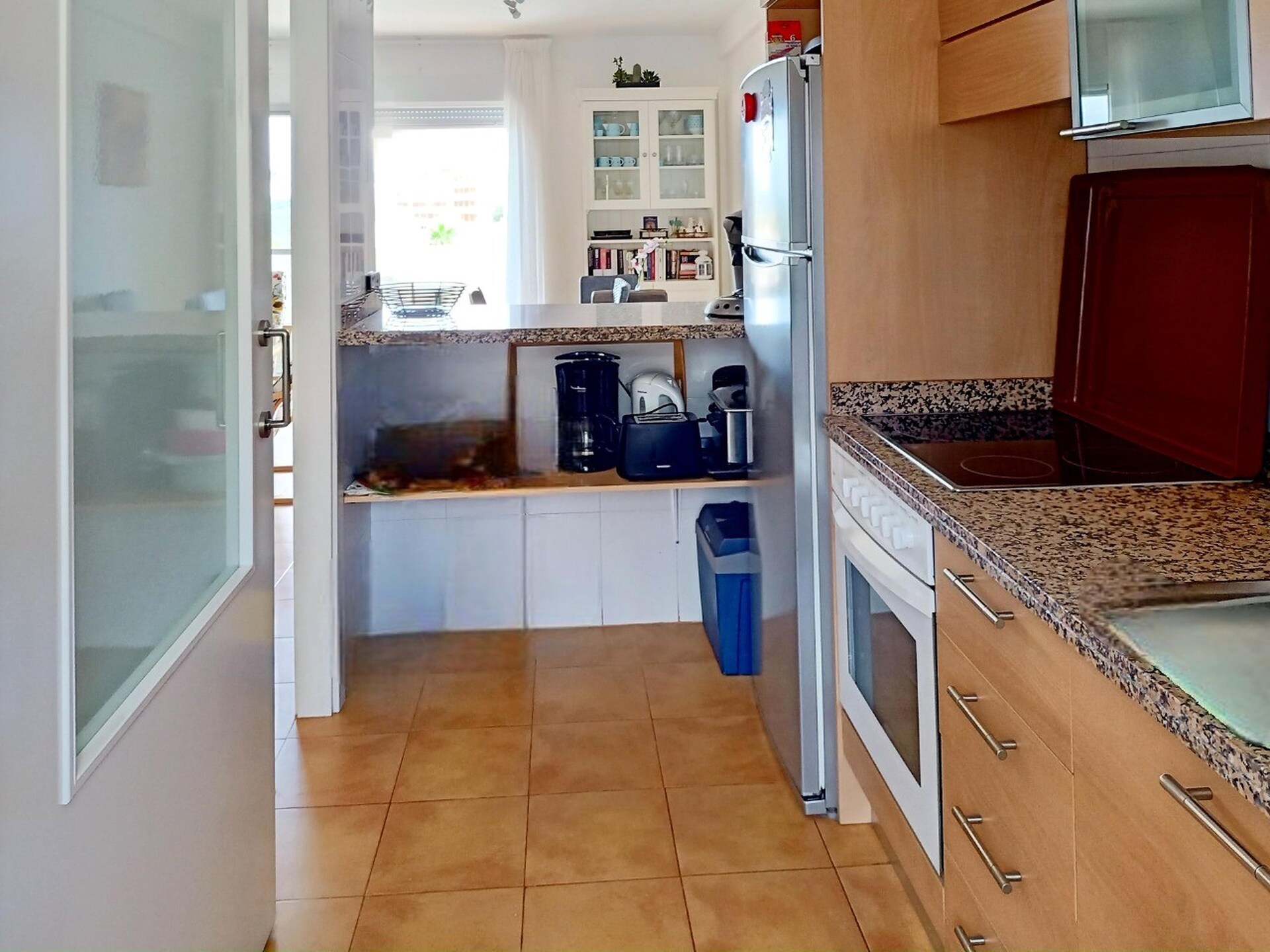 Ruime bungalow in Relleu met zwembad, 28km van strand - foto 3
