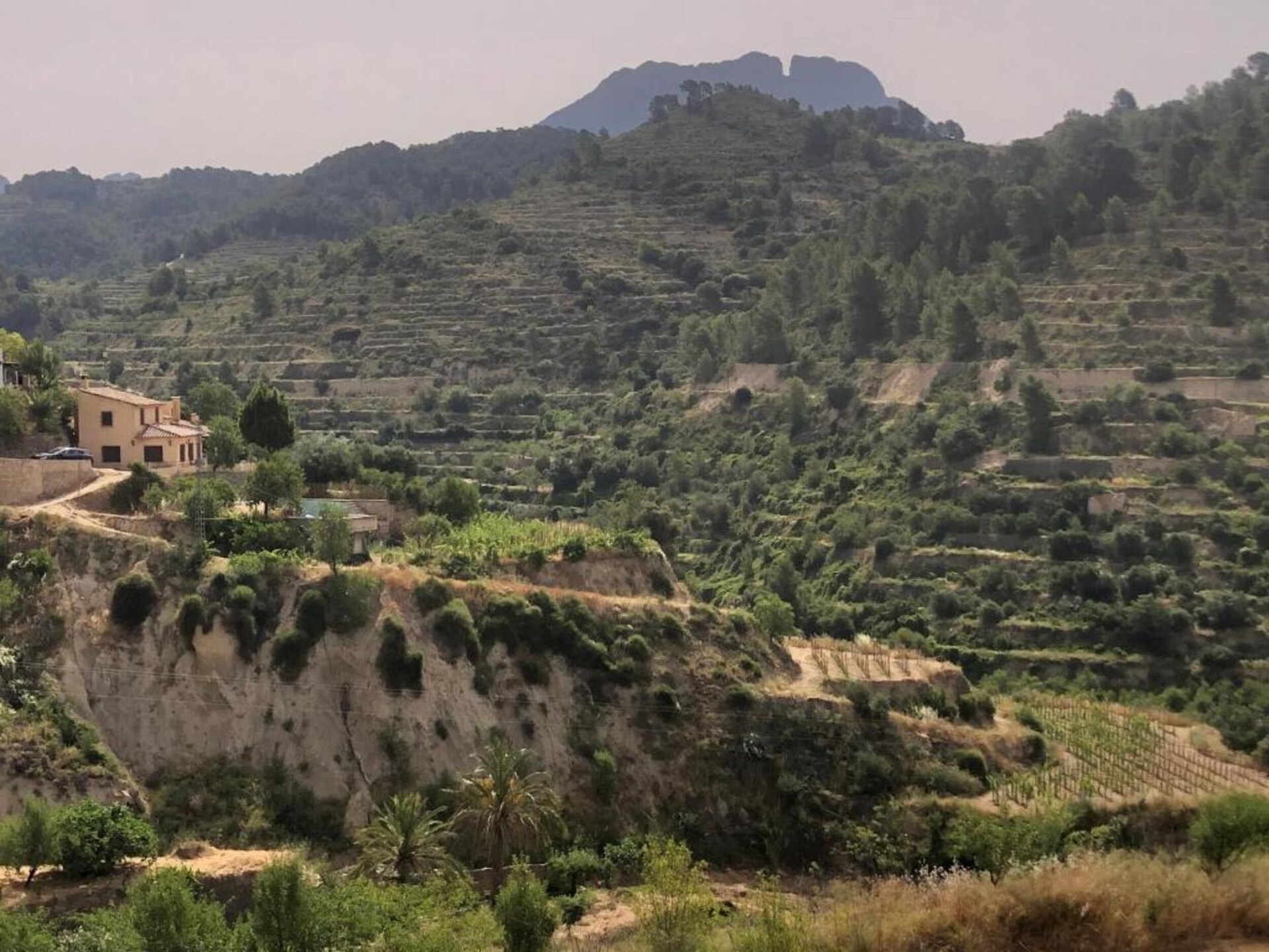 Ruime bungalow in Relleu met zwembad, 28km van strand - foto 31