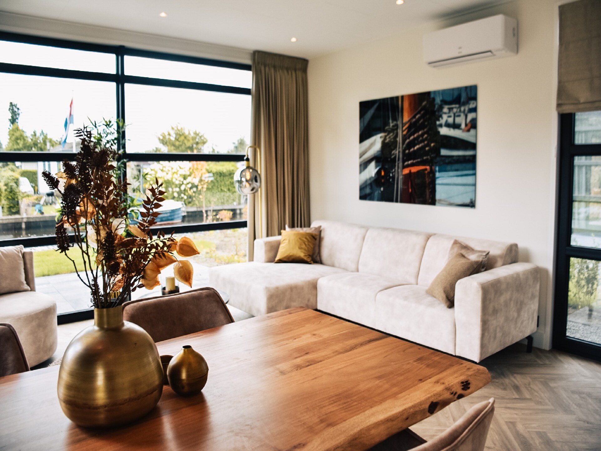 Modern vakantiehuis aan het Loosdrechtse water met hottub en open haard - foto 10