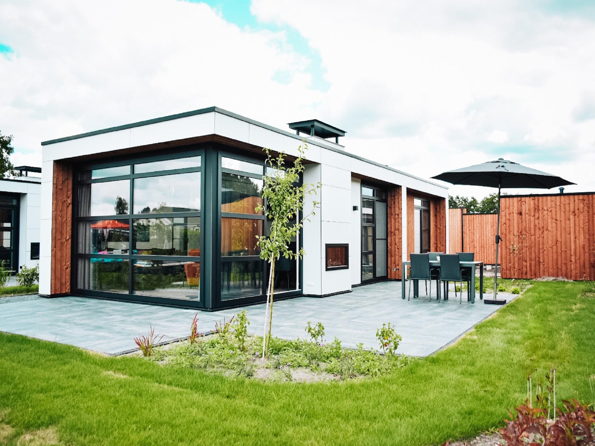 Modern vakantiehuis aan het Loosdrechtse water met hottub en open haard - foto 19