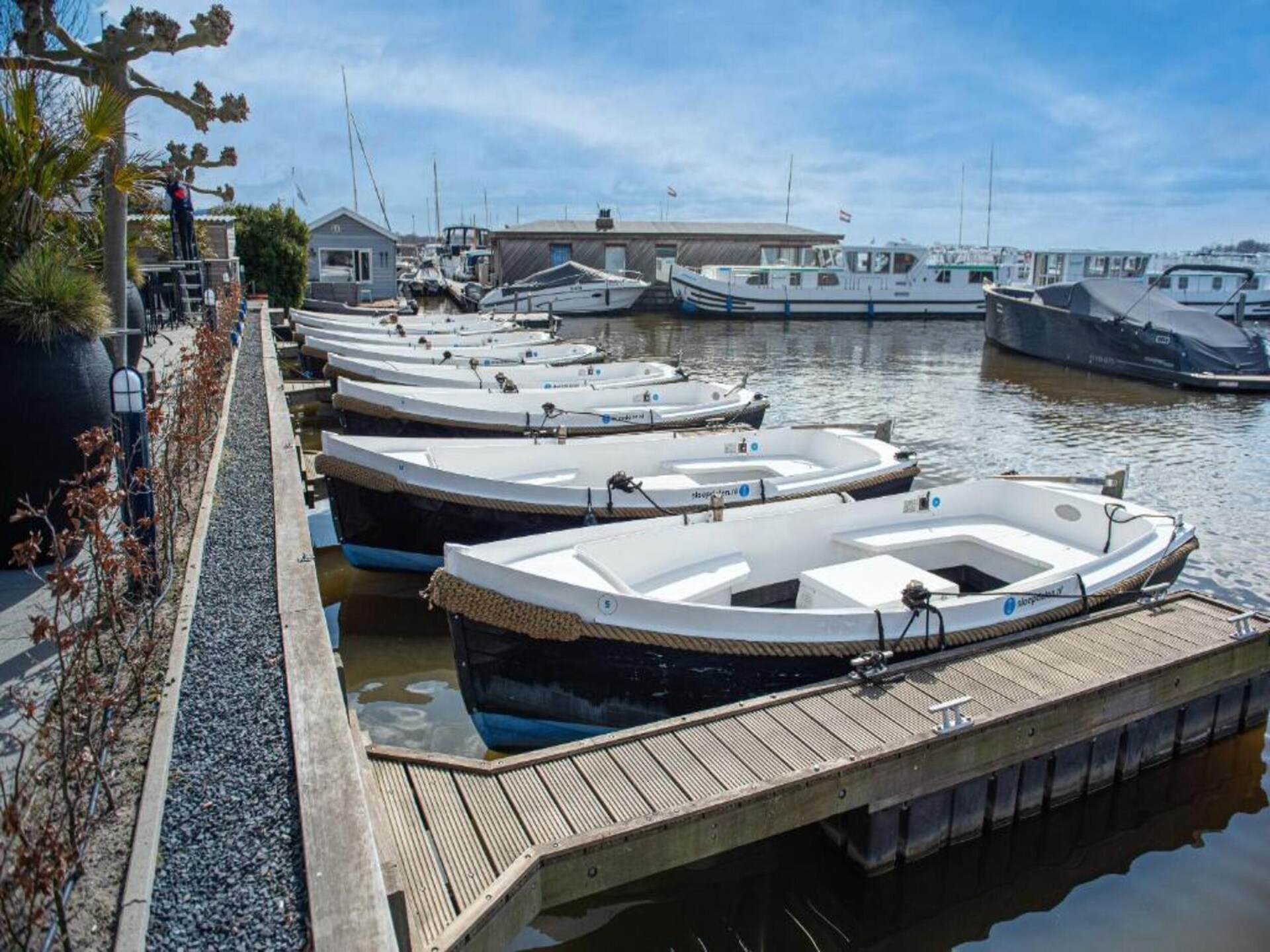 Modern vakantiehuis aan het Loosdrechtse water met hottub en open haard - foto 39
