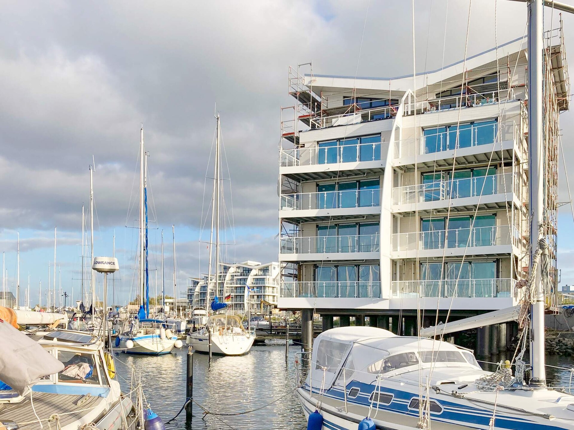 Luxe appartement aan het water met sauna, stoomdouche en panoramisch zeezicht - foto 1