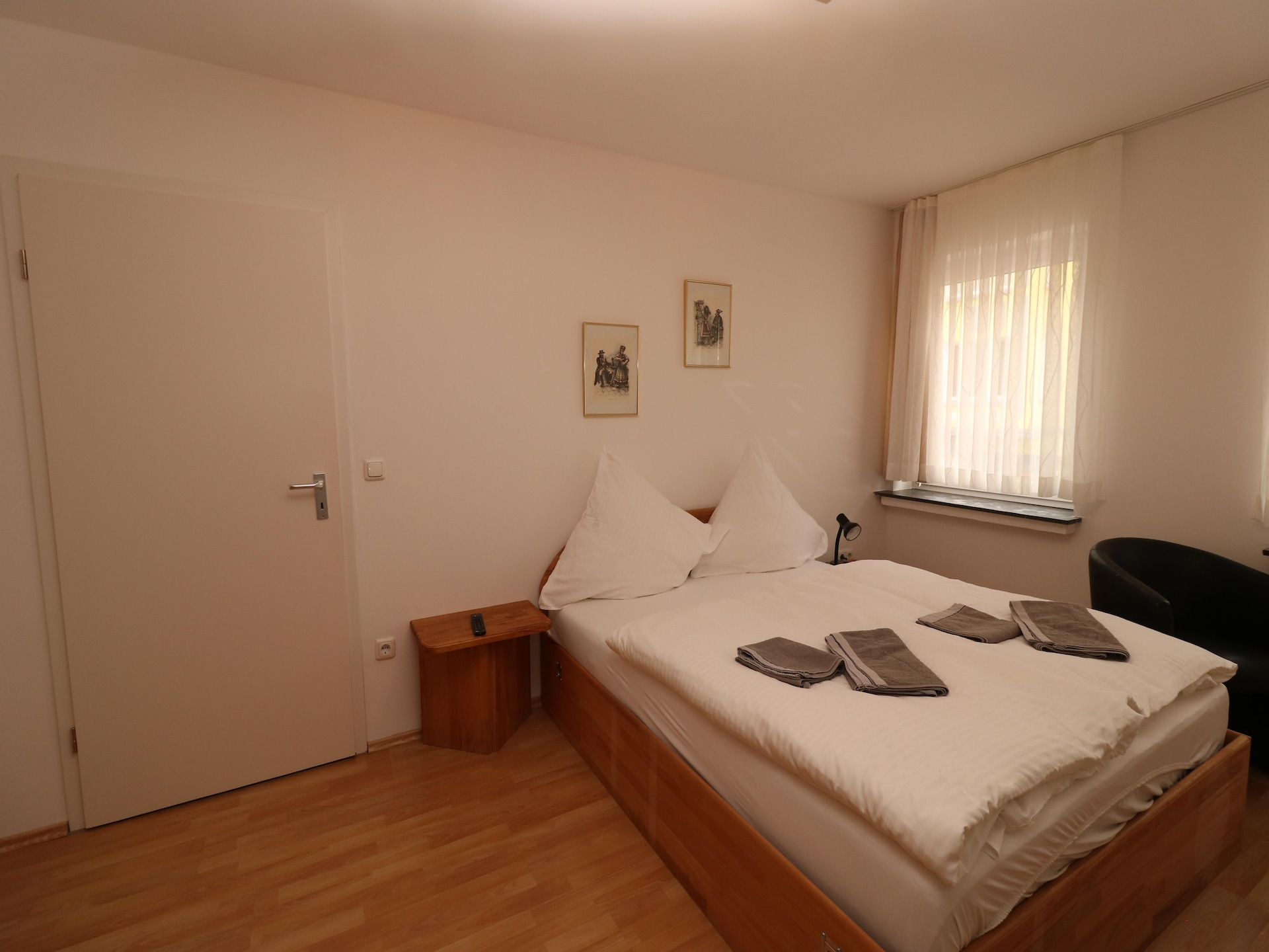 Modern appartement in Essen-City met terras en balkon - foto 11