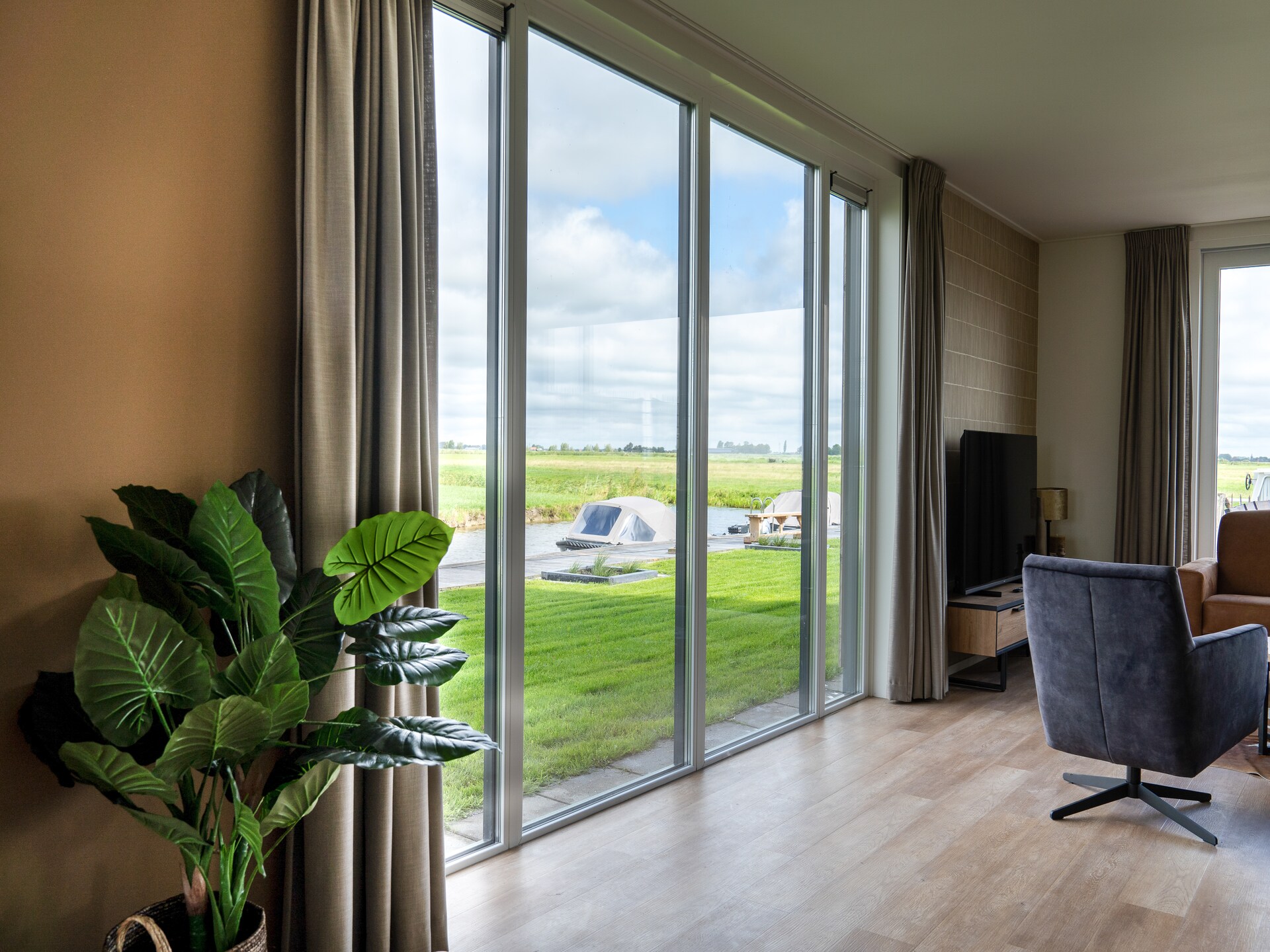 Friese Villa in Leons: luxe vakantiehuis voor 10 personen aan de golfbaan - foto 2