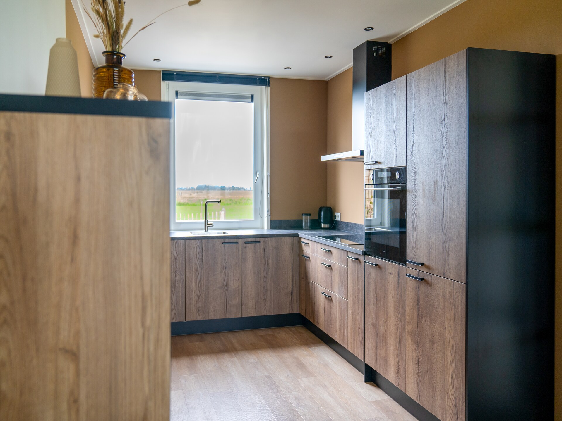 Moderne 20-persoons villa aan open vaarwater in hartje Friesland - foto 12