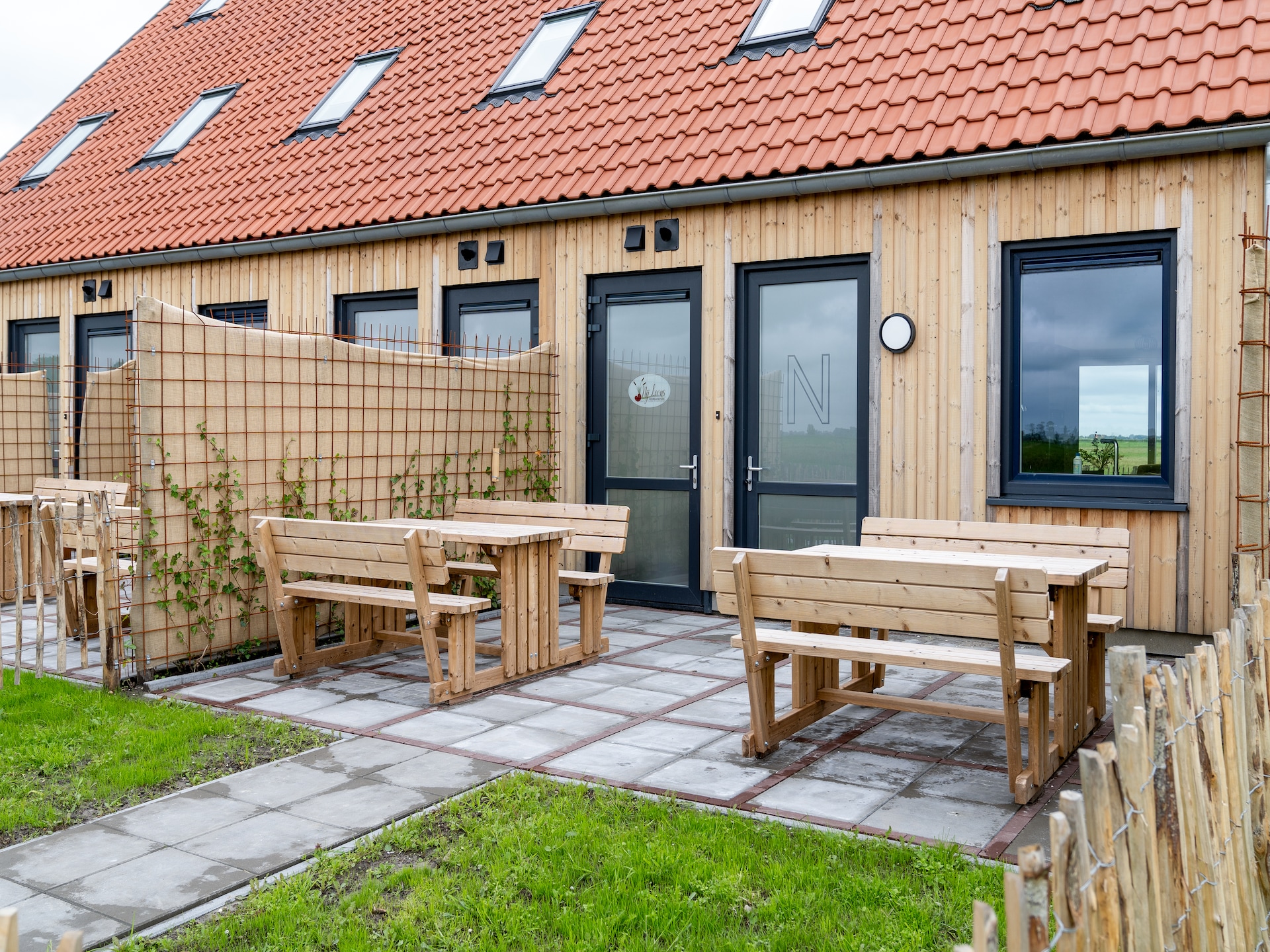 Moderne 20-persoons villa aan open vaarwater in hartje Friesland - foto 34
