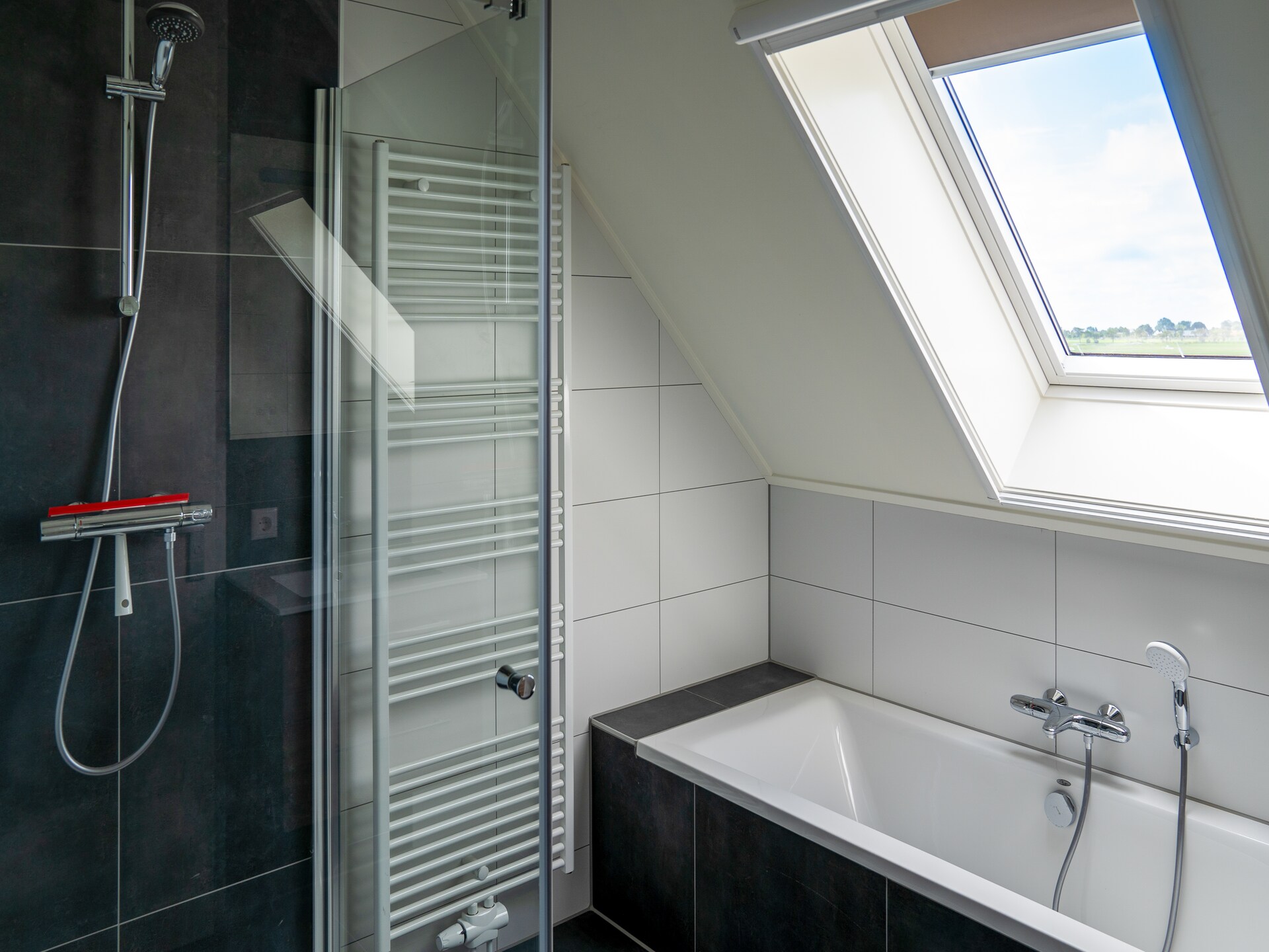 Moderne 20-persoons villa aan open vaarwater in hartje Friesland - foto 27