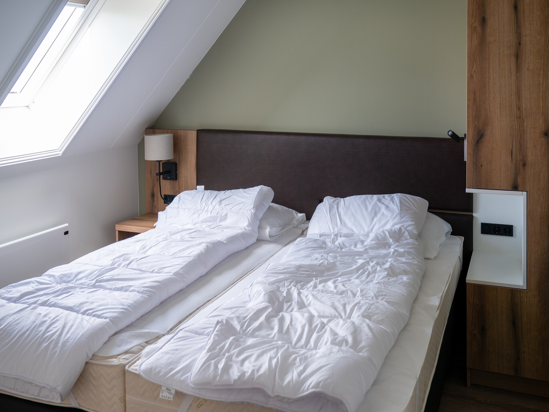 Moderne 20-persoons villa aan open vaarwater in hartje Friesland - foto 18