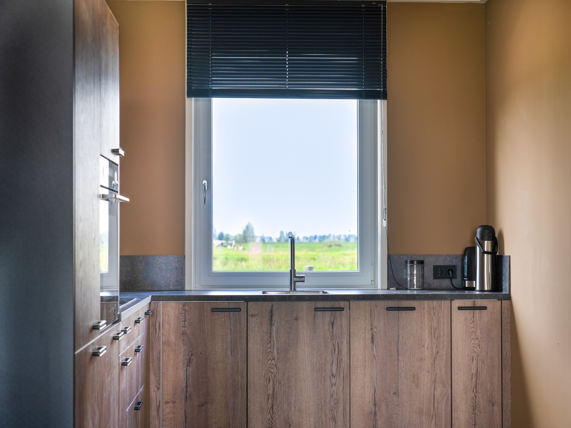Moderne 20-persoons villa aan open vaarwater in hartje Friesland - foto 14
