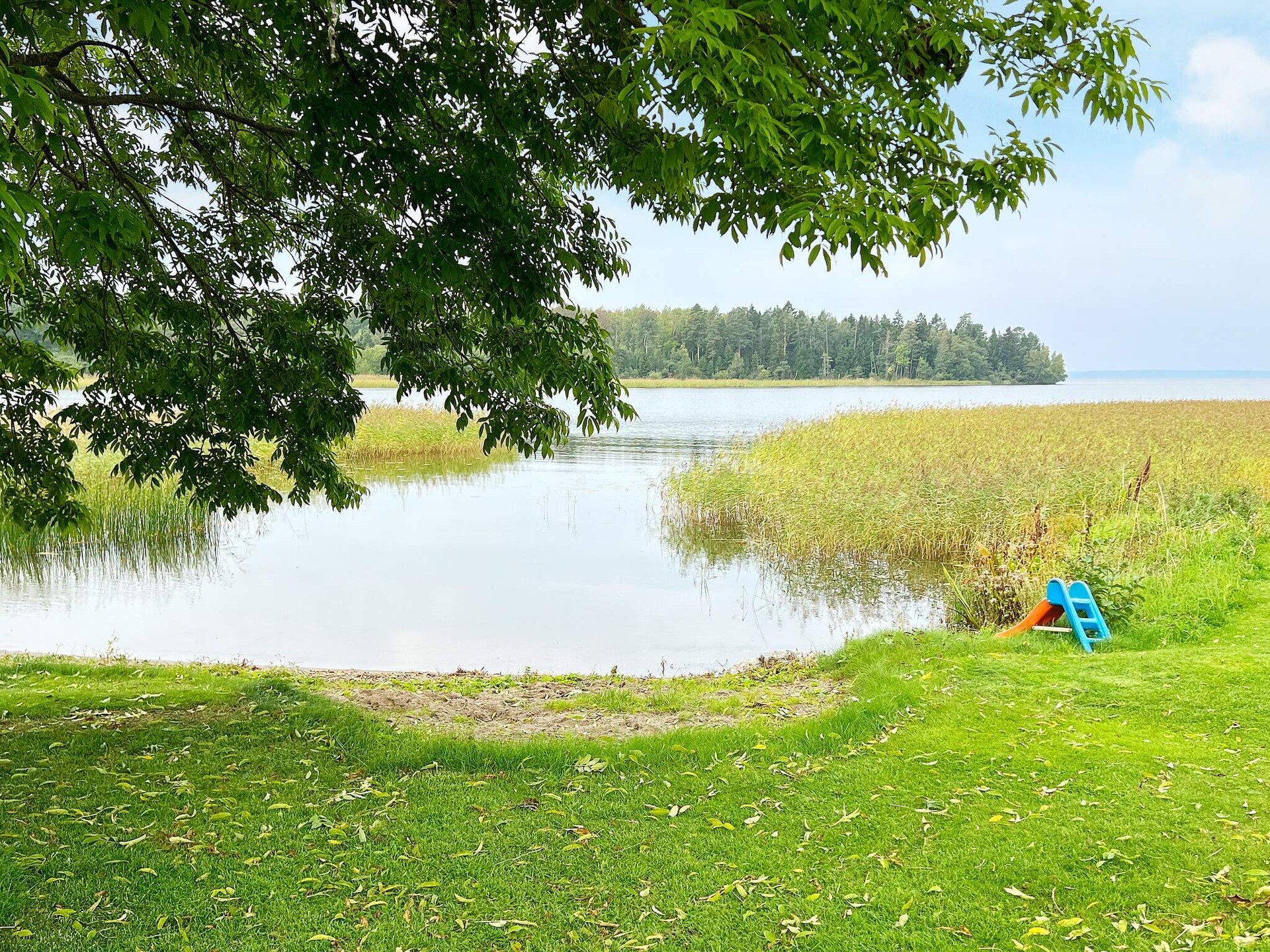 Sfeervol vakantiehuis aan het Mälarmeer met privéstrandje bij Munsö - foto 7