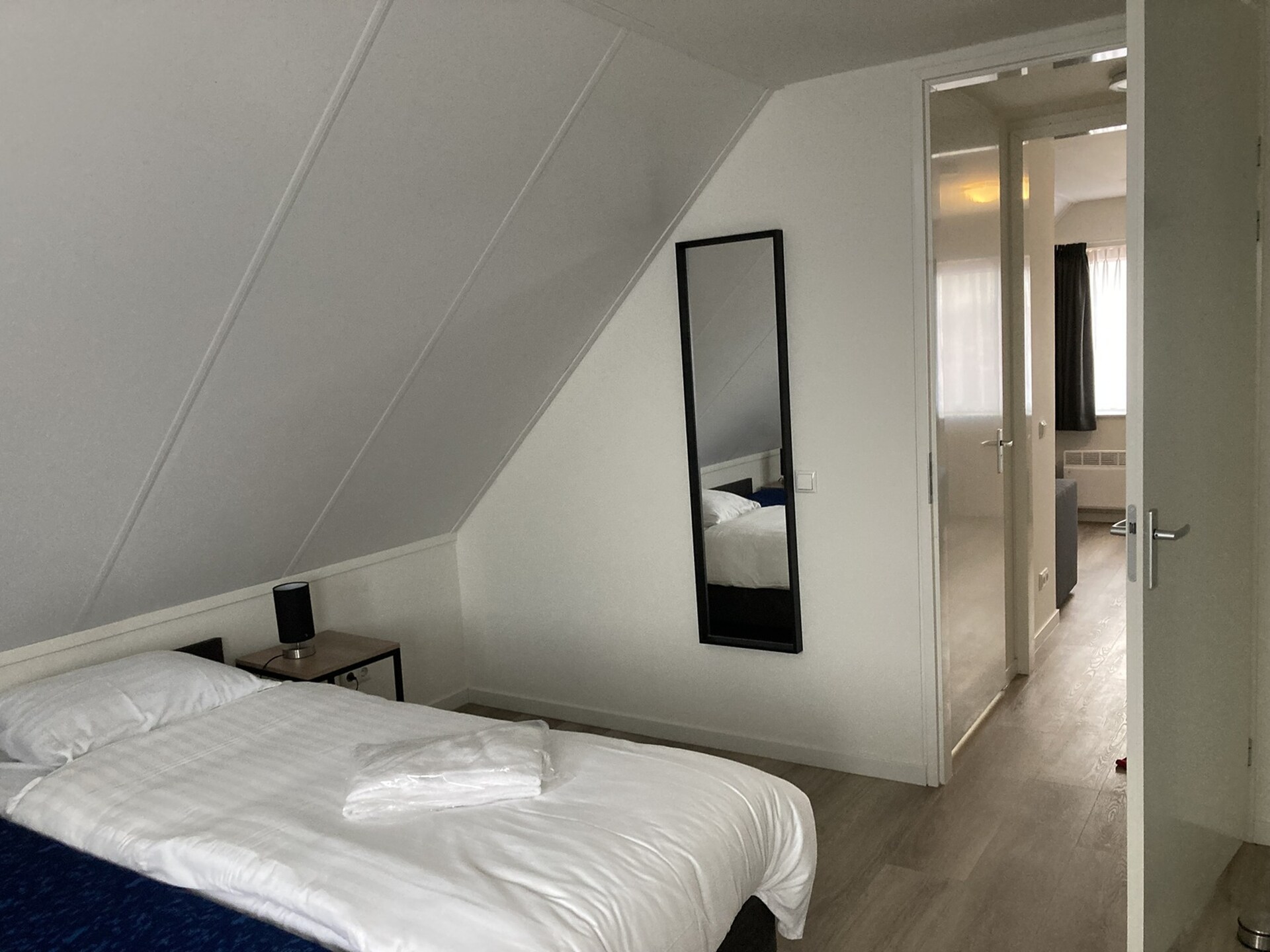 Strandloper 129: Luxe vakantiehuis aan het water met tuin, voor 5 personen - foto 33
