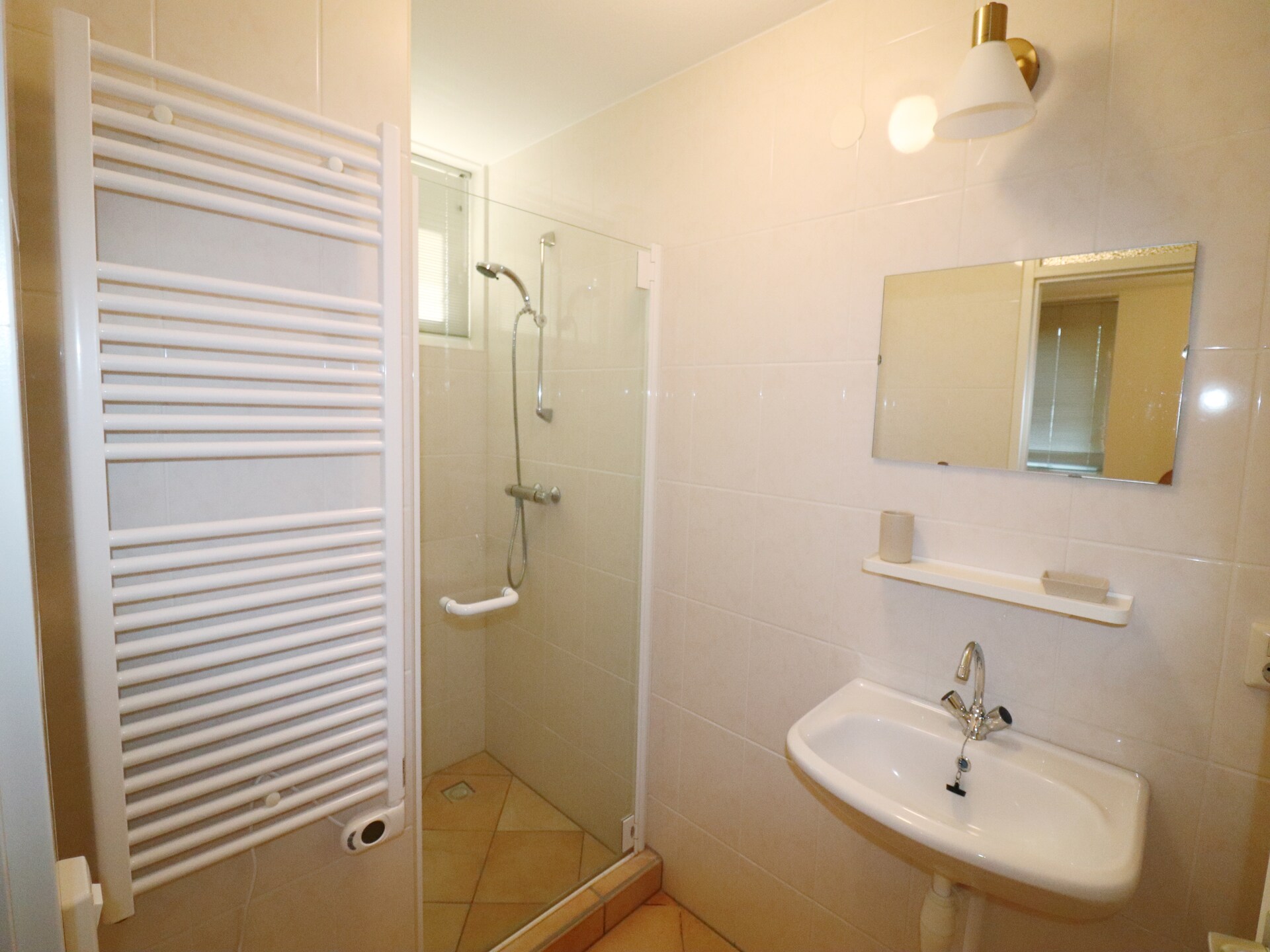 De Wetterkant: Luxe vakantiehuis aan het water in Grou, Friesland - foto 25