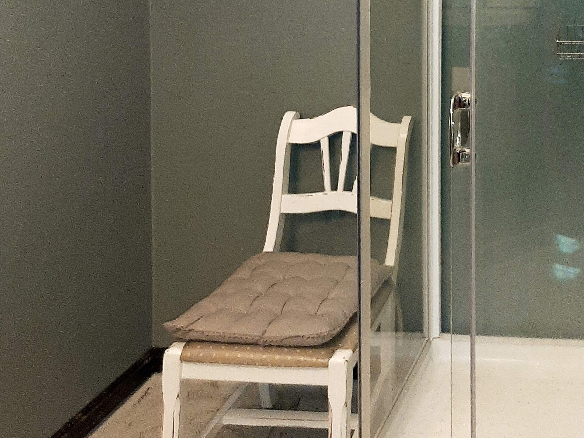 Panoramavakantiehuis bij Åram met fjordzicht en privé sfeer - foto 25