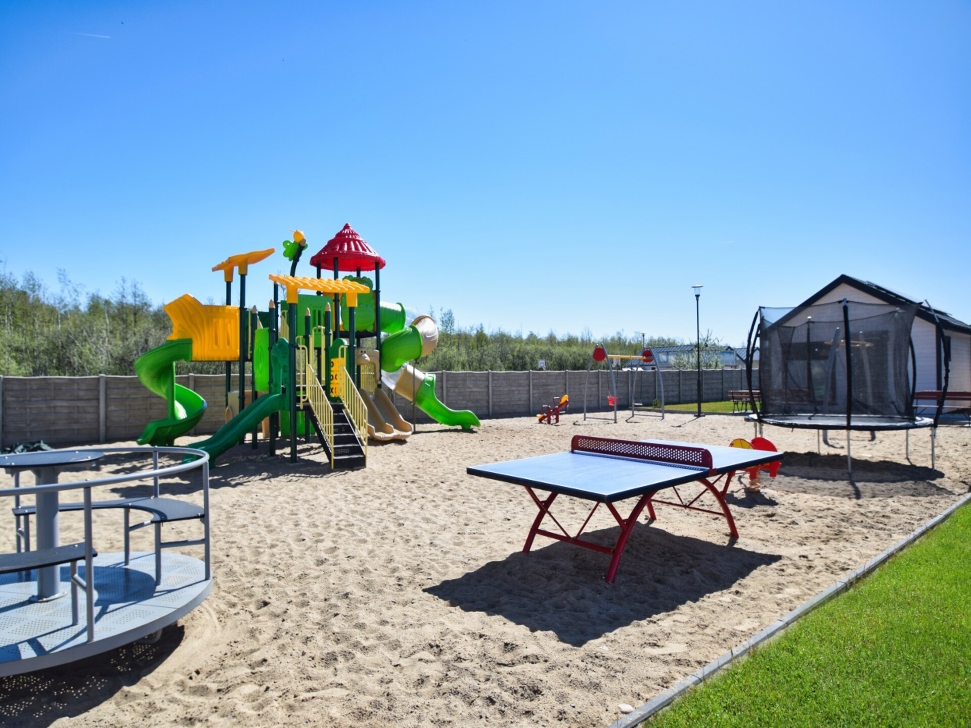 Knus vakantiehuis voor 5 bij strand en meer in Łazy - foto 15