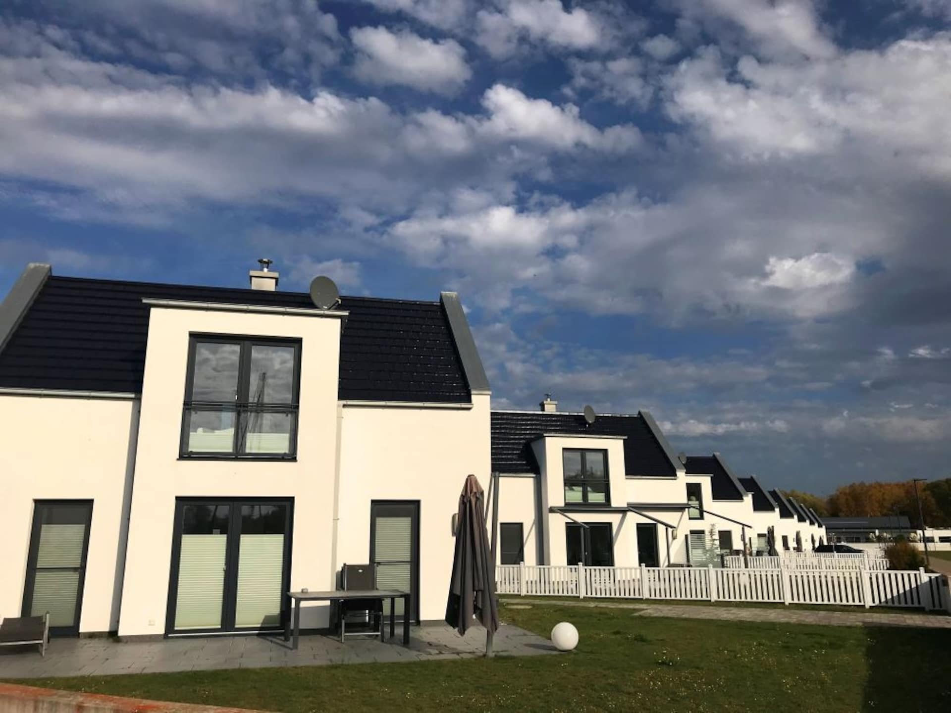 Modern vakantiehuis aan het water in Peenemünde - foto 1