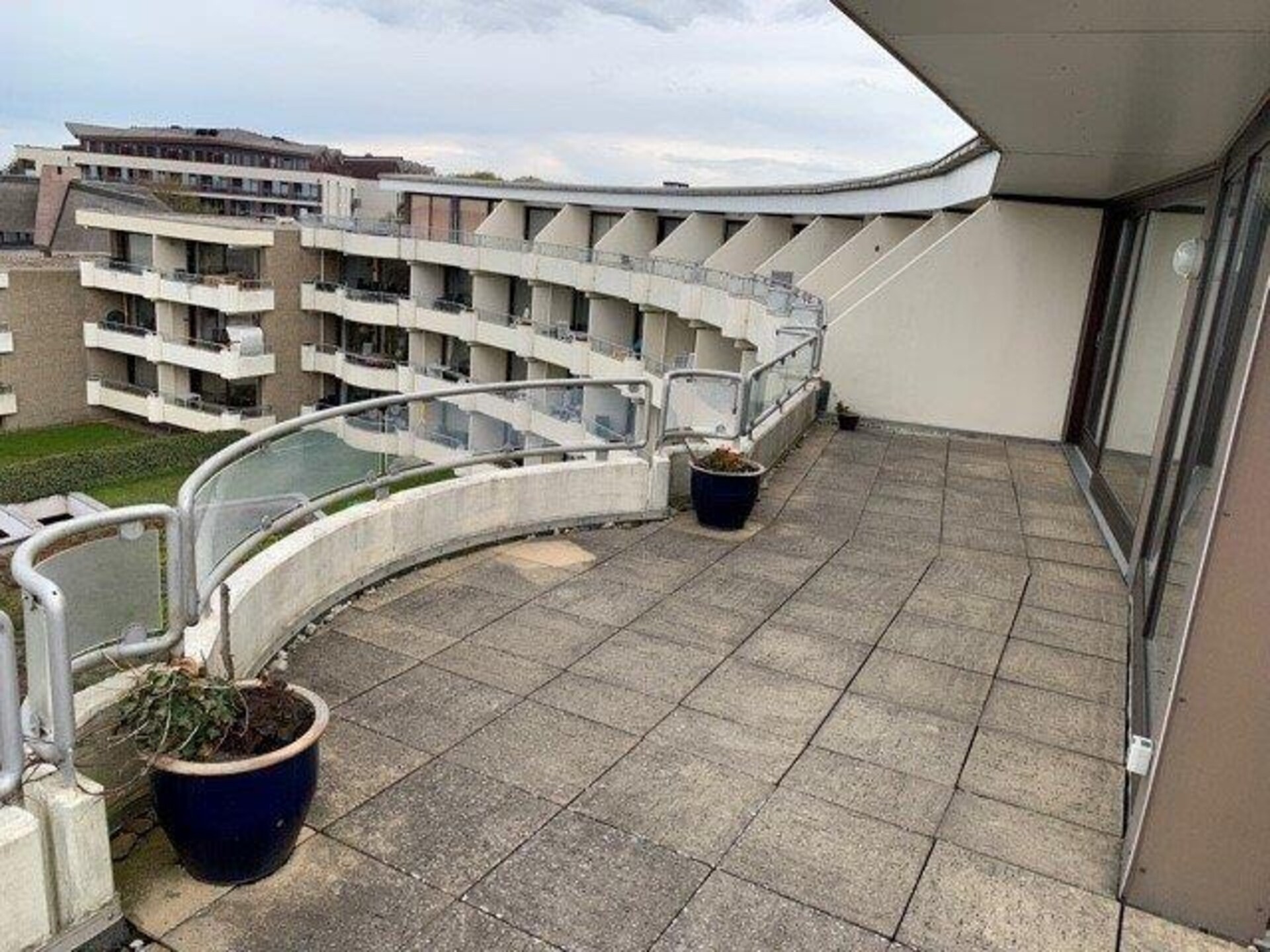 Penthouse met panoramisch balkon en zwembad op 130 meter van het strand - foto 14