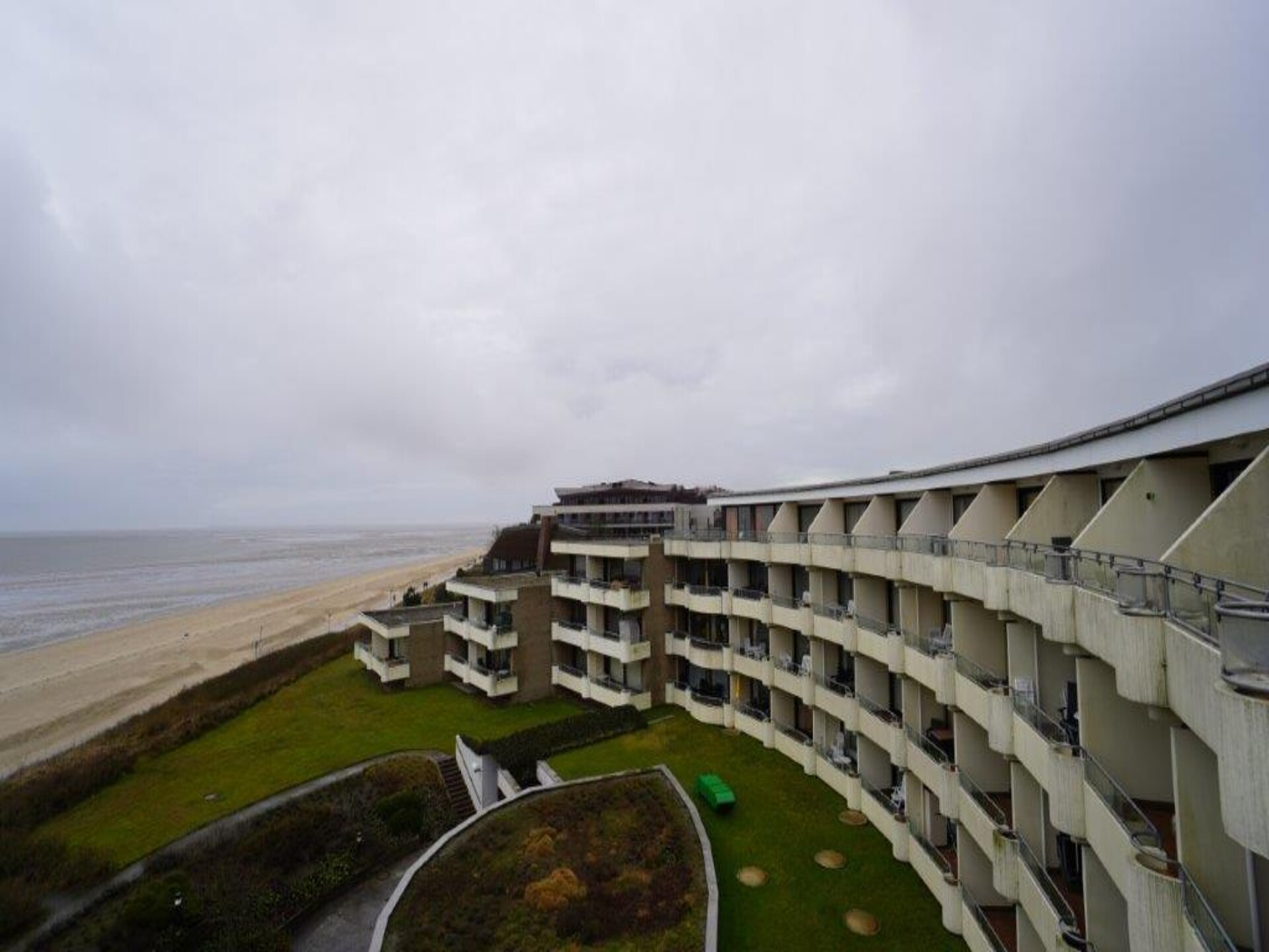 Penthouse met panoramisch balkon en zwembad op 130 meter van het strand - foto 3