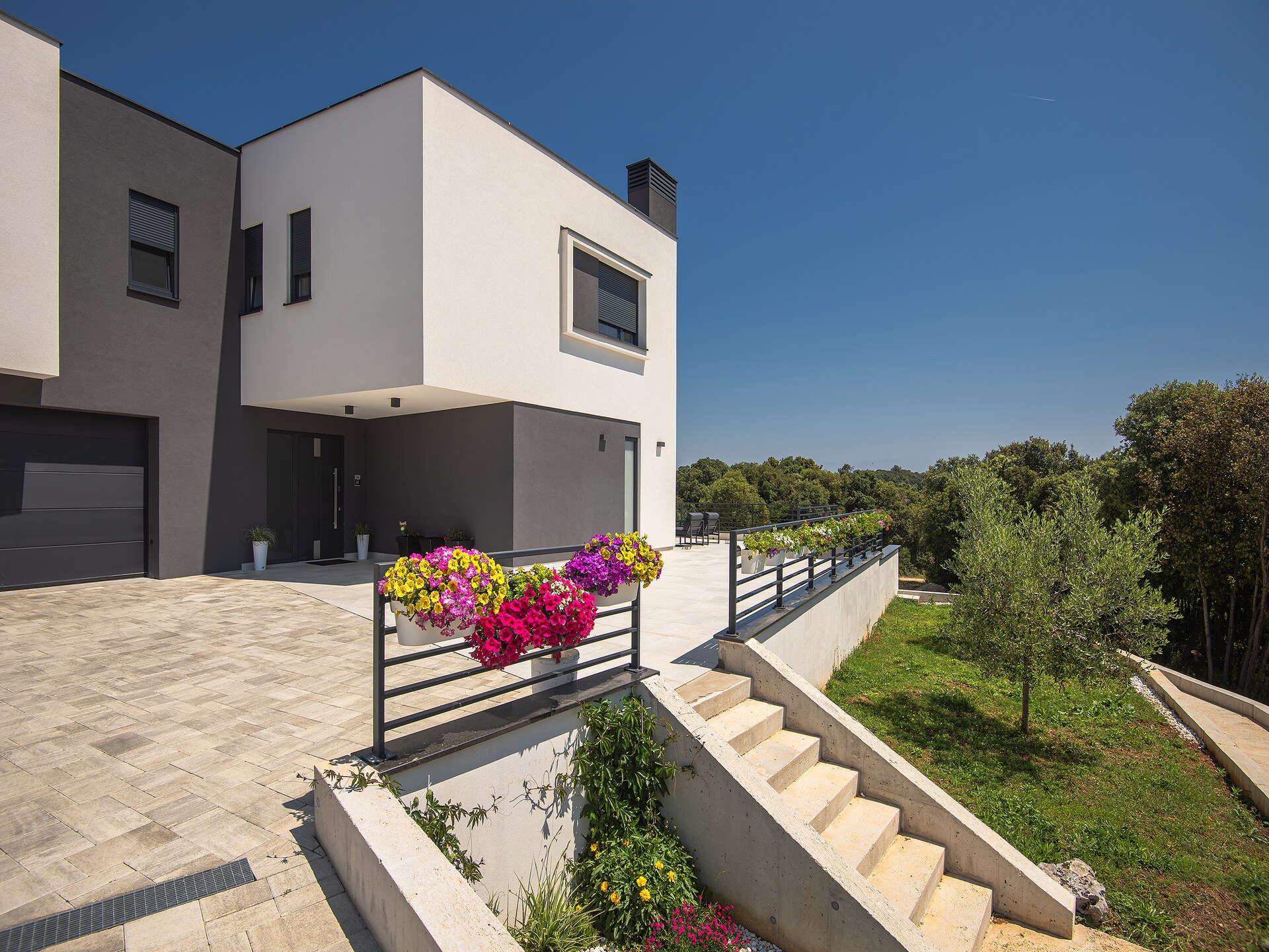 Cube Box House Angelini: Stadsappartement in Pula, 400m van strand - foto 1