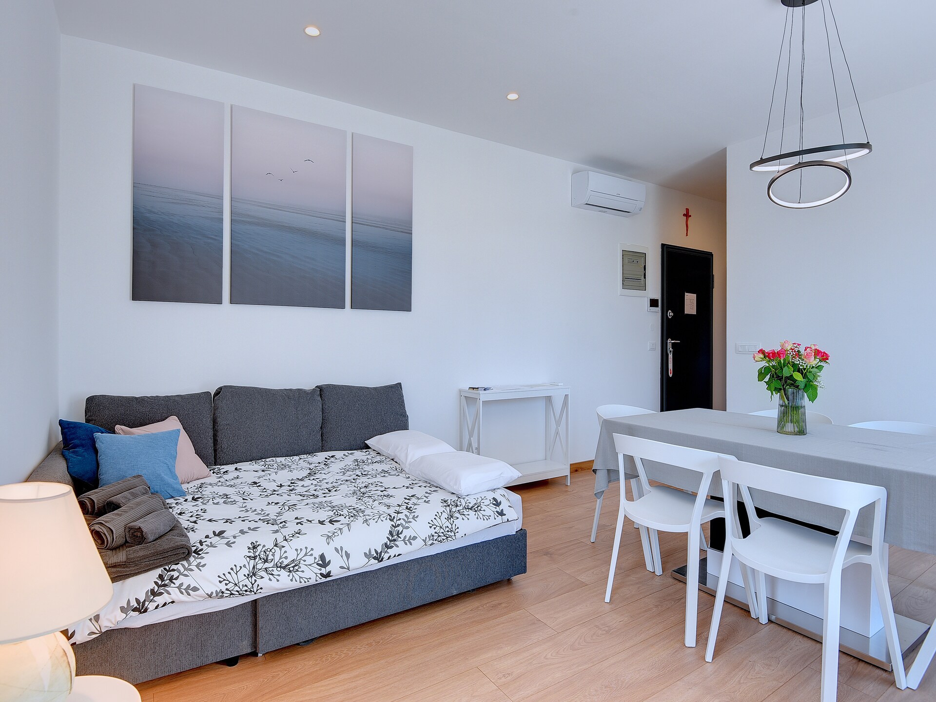 Cube Box House Angelini: Stadsappartement in Pula, 400m van strand - foto 3