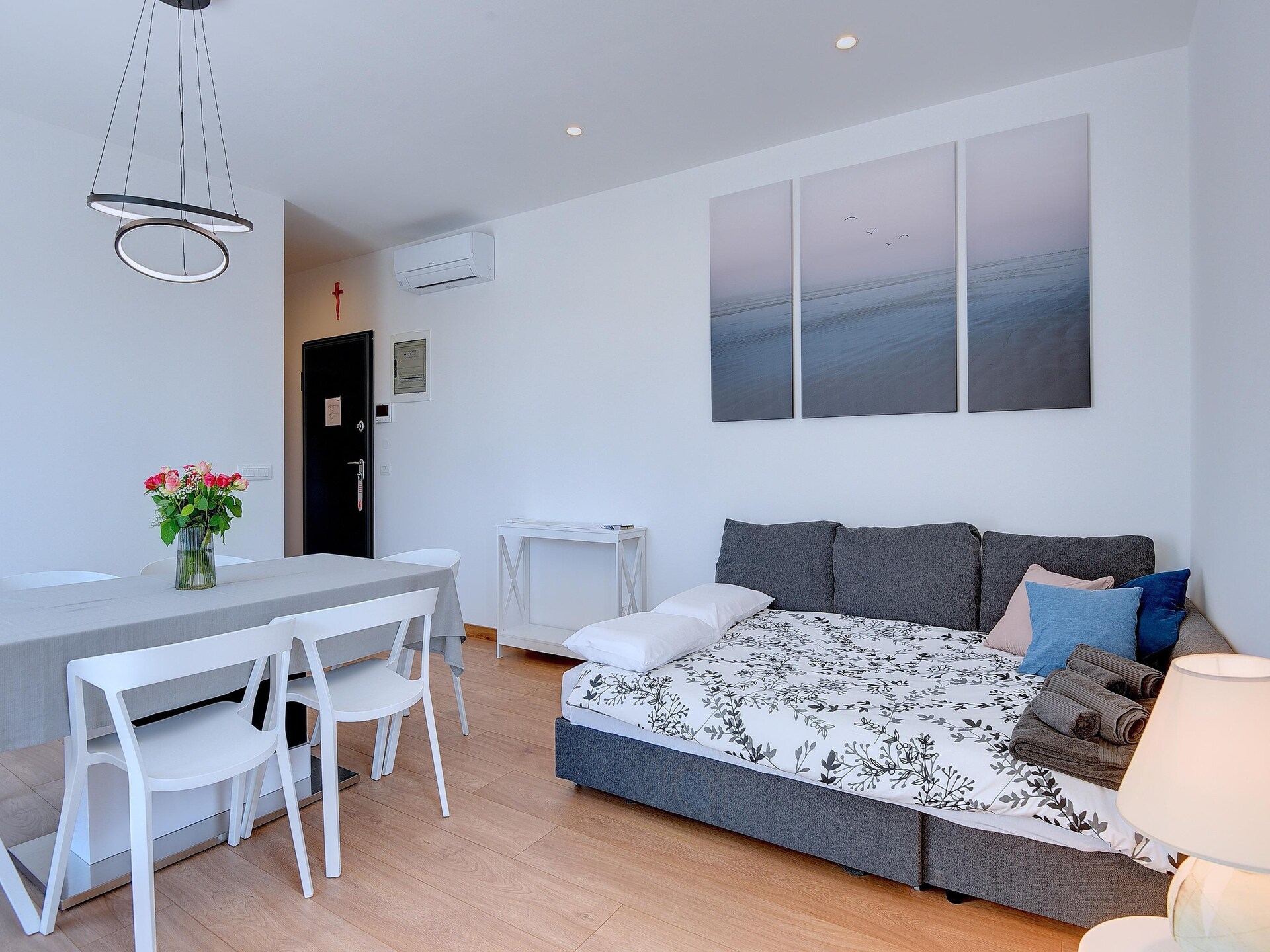 Cube Box House Angelini: Stadsappartement in Pula, 400m van strand - foto 18