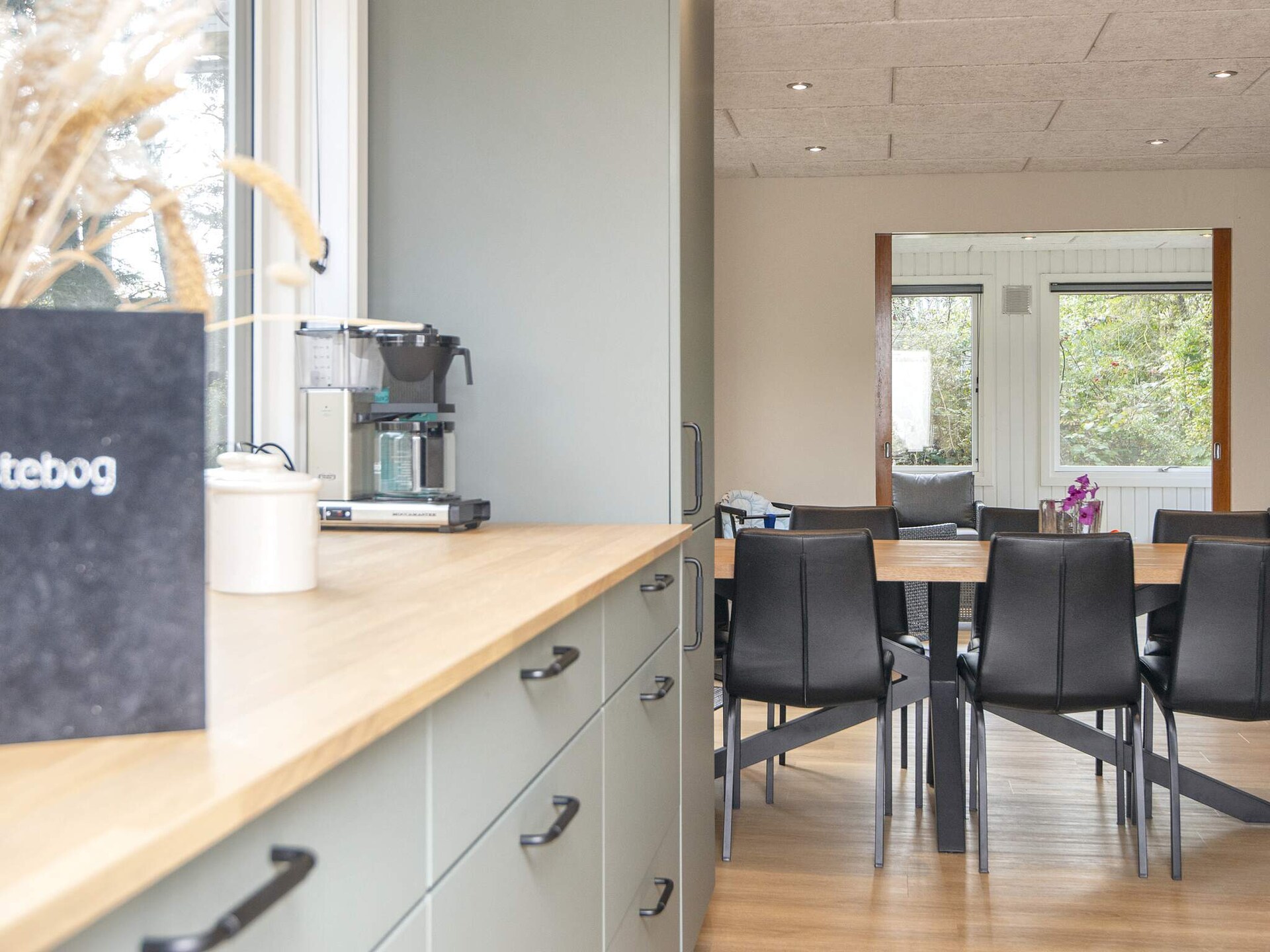Sfeervol gerenoveerd vakantiehuis met activiteitenruimte, 220m van zee - foto 30