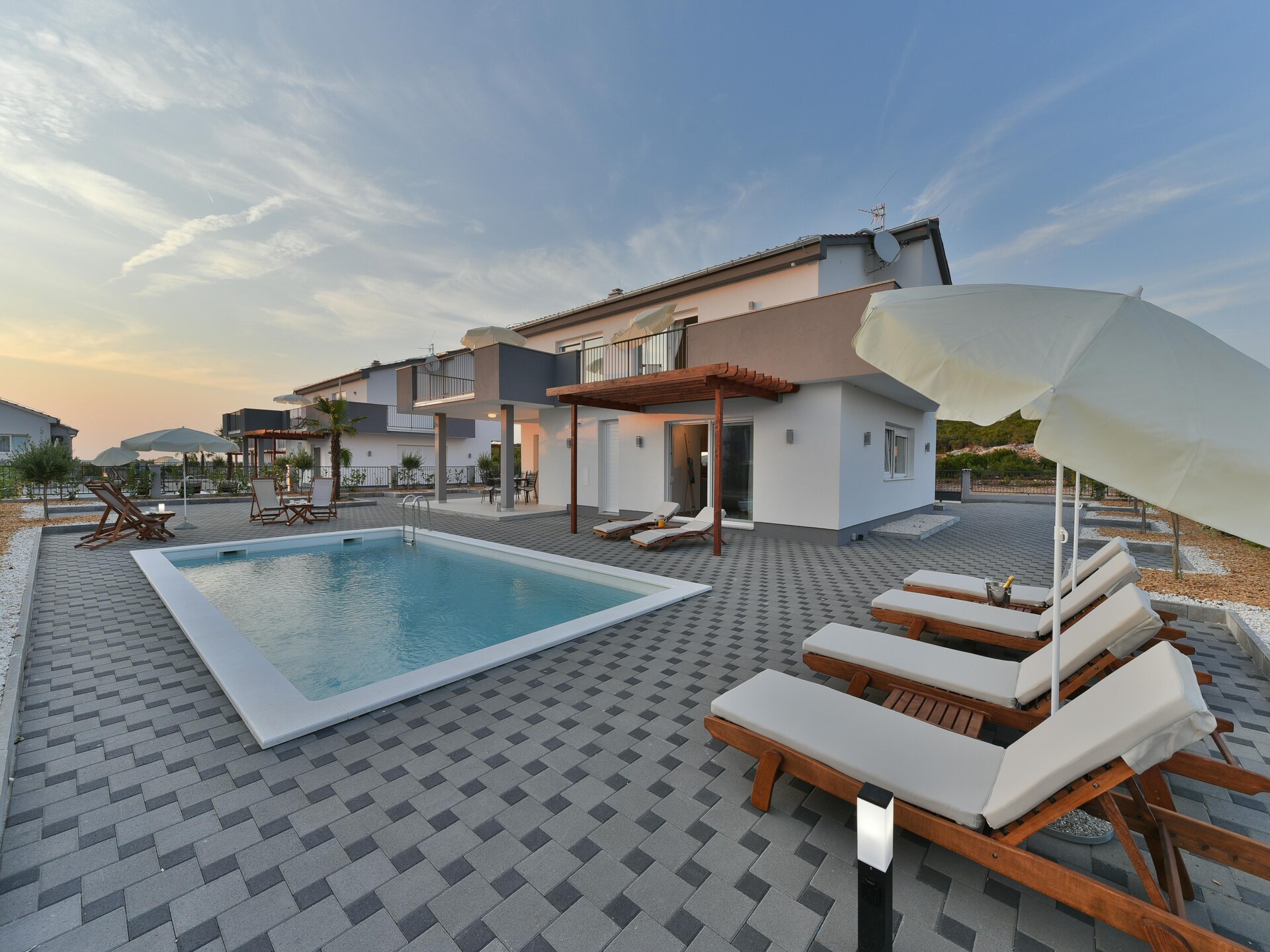 Ruime villa voor 8 personen met privétuin nabij Zadar en op 5 km van strand - foto 7
