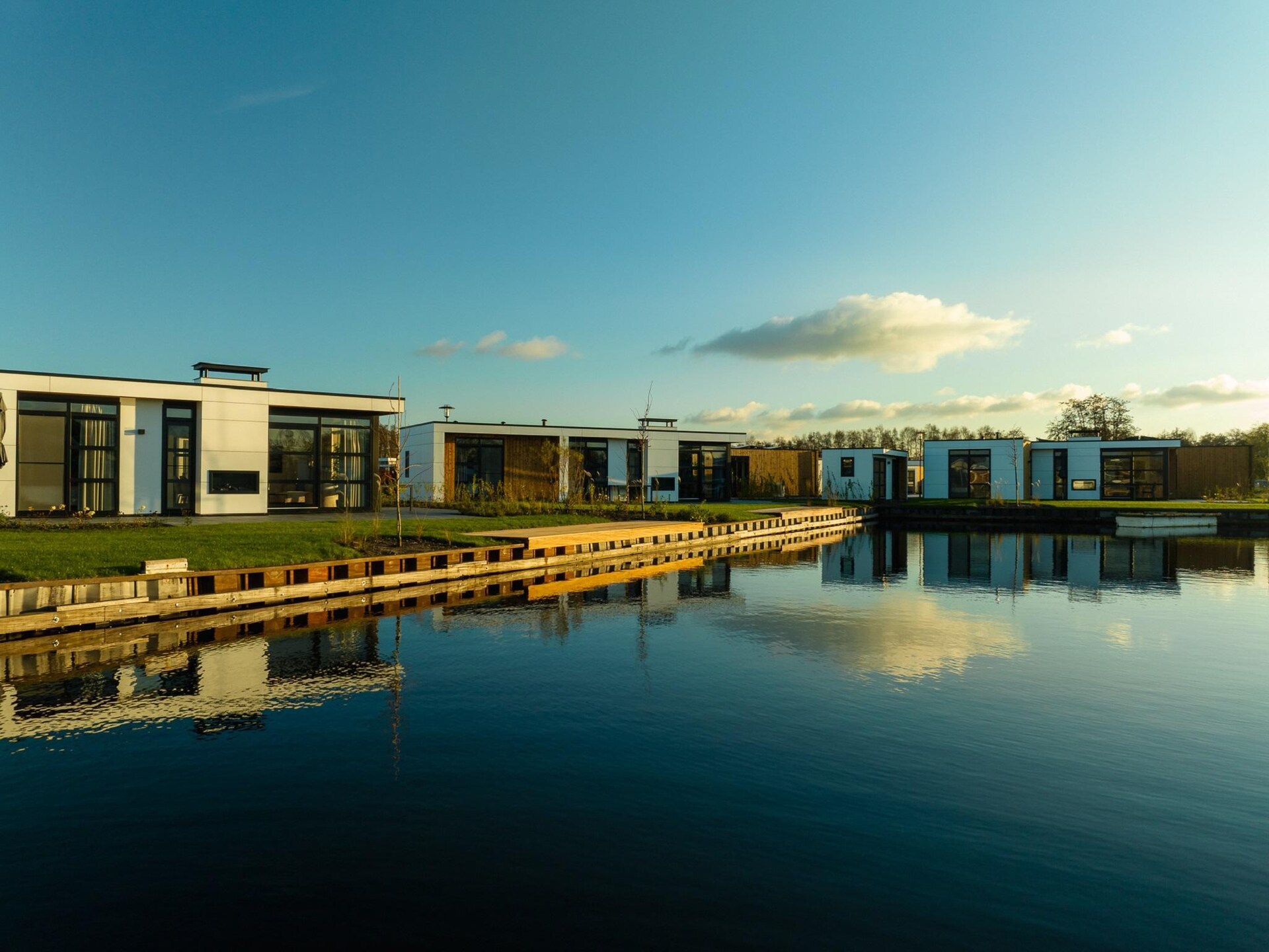 Luxe vrijstaand waterhuis voor 6 personen aan de Loosdrechtse Plassen - foto 13