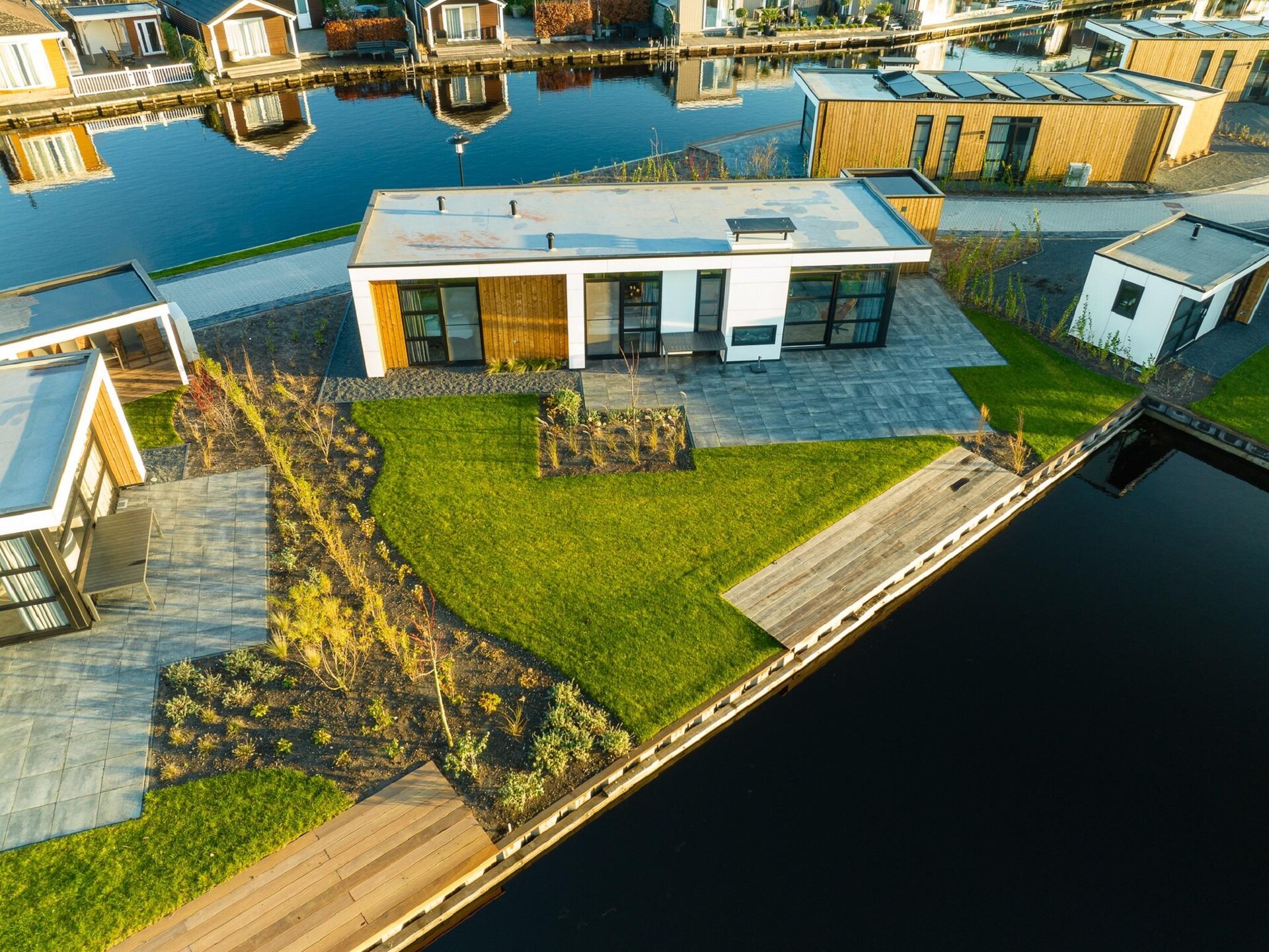 Luxe vrijstaand waterhuis voor 6 personen aan de Loosdrechtse Plassen - foto 16