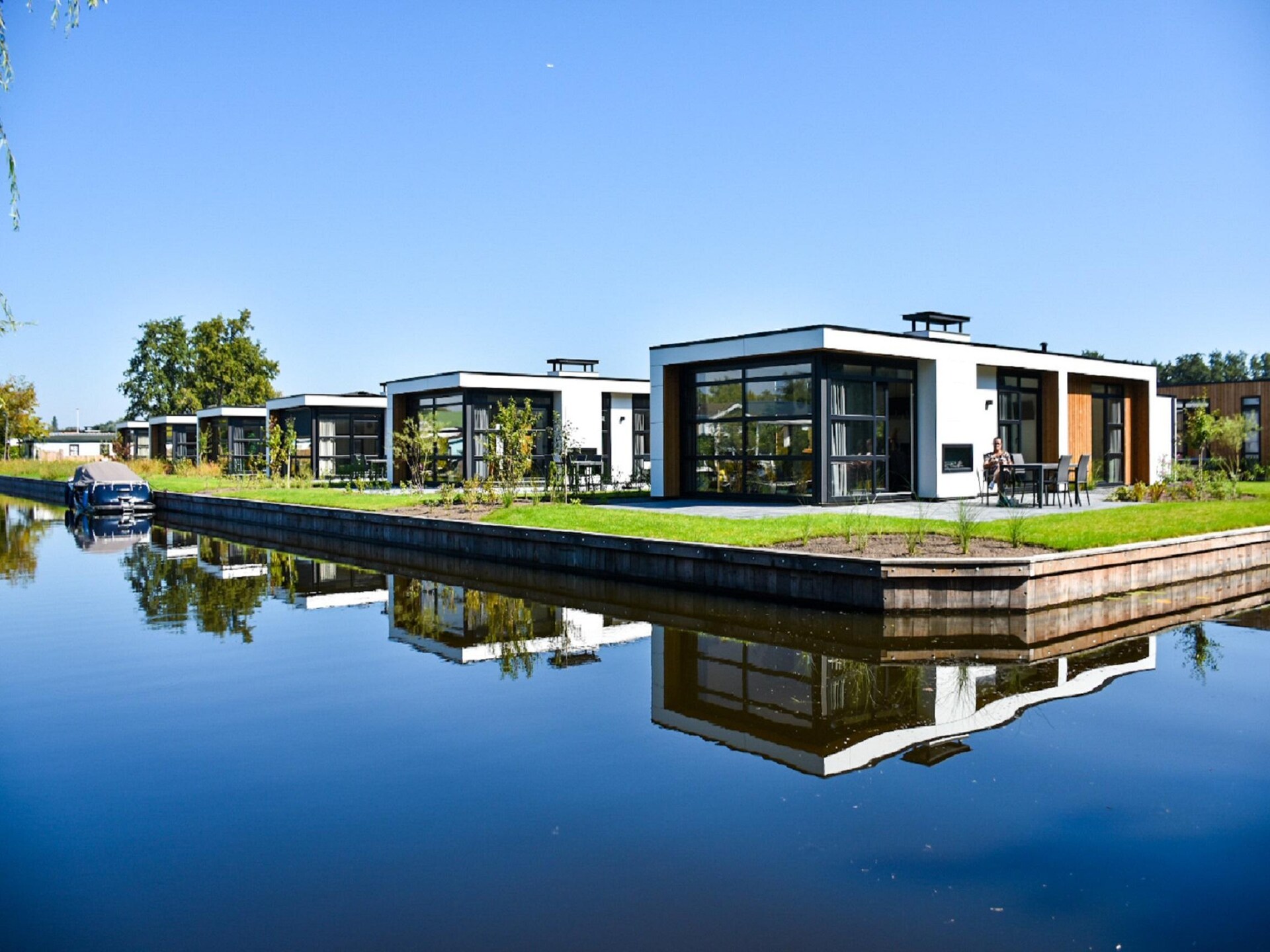 Luxe vrijstaand waterhuis voor 6 personen aan de Loosdrechtse Plassen - foto 17
