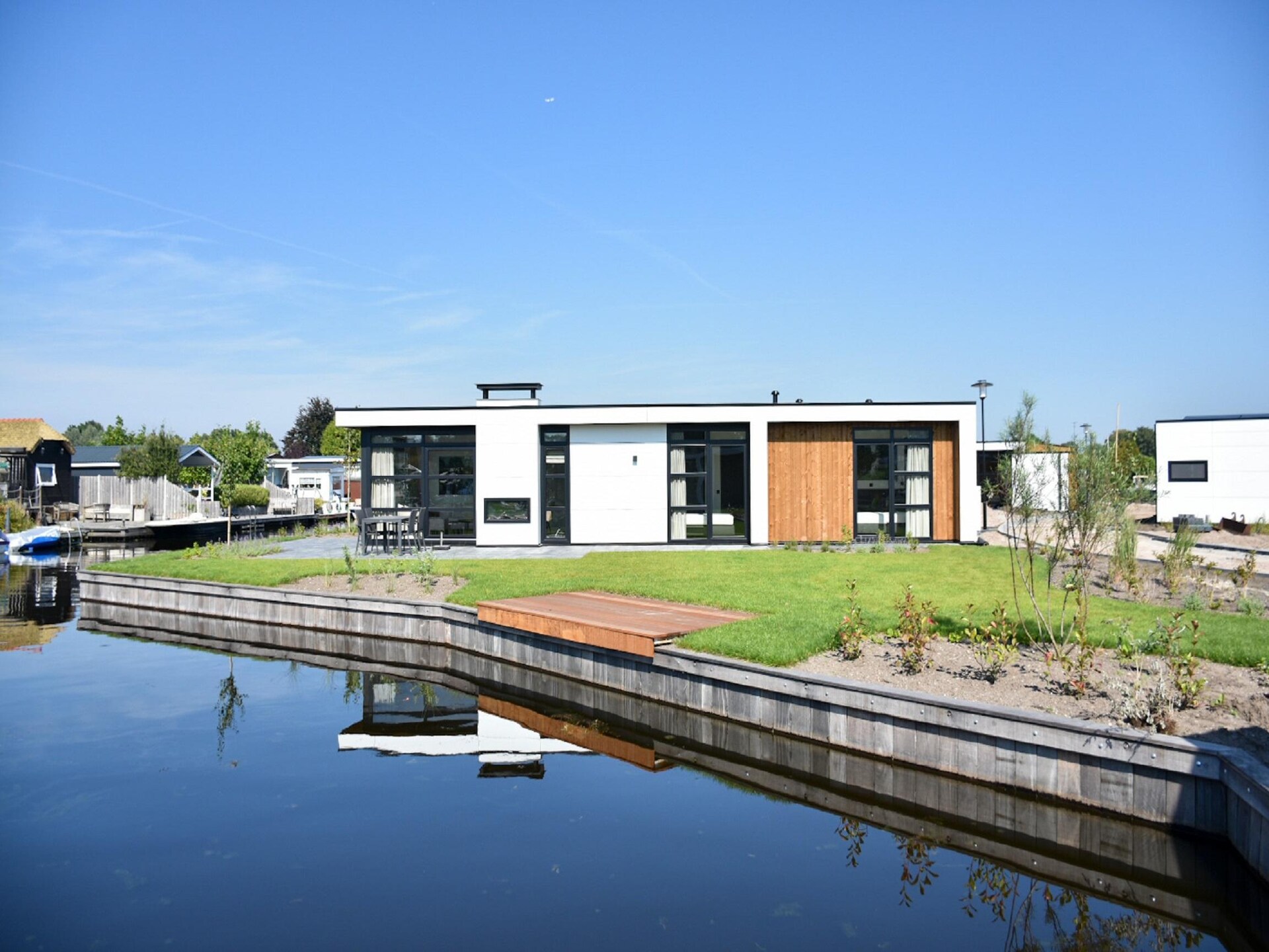 Luxe vrijstaand waterhuis voor 6 personen aan de Loosdrechtse Plassen - foto 11