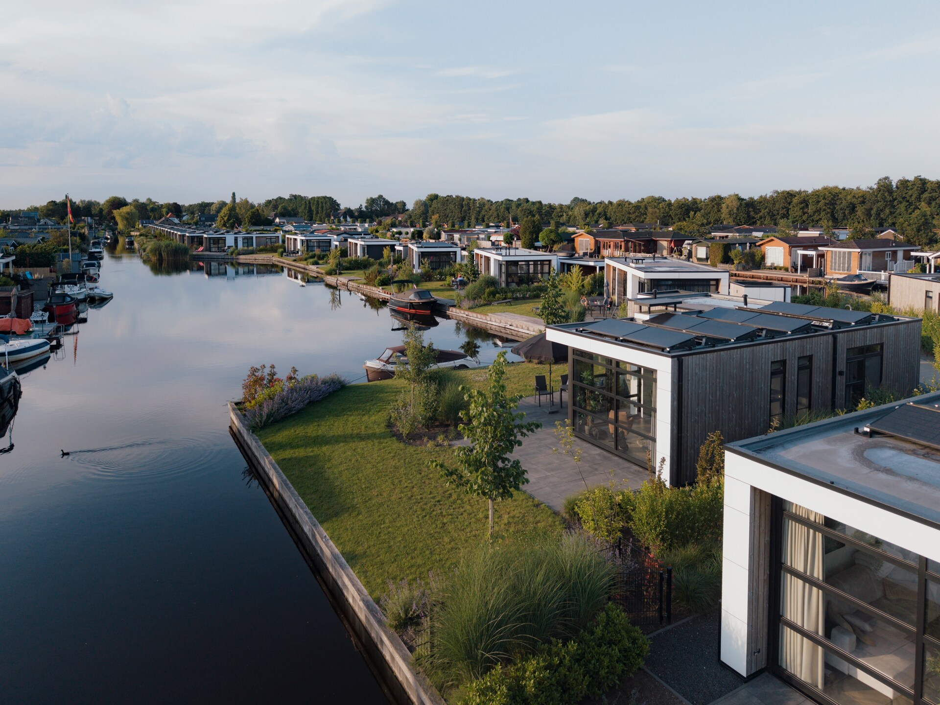 Modern vakantiehuis aan het water in Nieuw-Loosdrecht voor 6 personen - foto 43