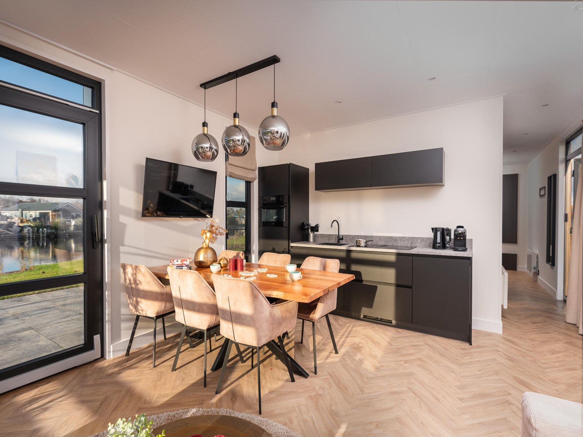 Modern vakantiehuis aan het water in Nieuw-Loosdrecht voor 6 personen - foto 46