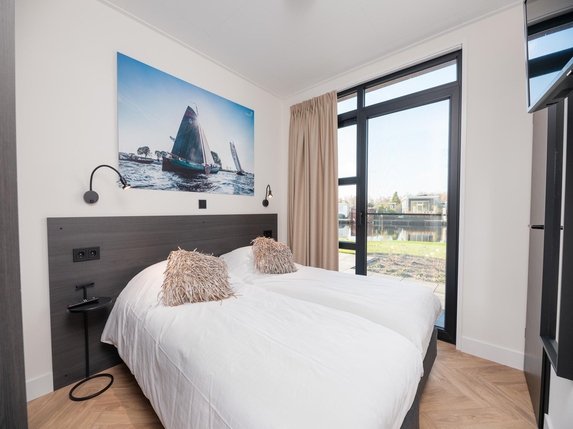 Modern vakantiehuis aan het water in Nieuw-Loosdrecht voor 6 personen - foto 51