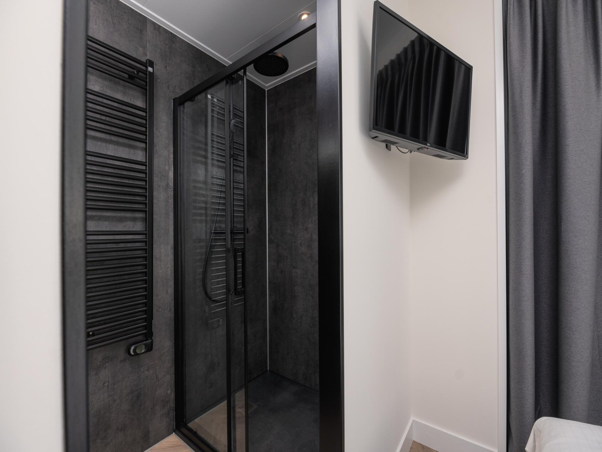 Modern vakantiehuis aan het water in Nieuw-Loosdrecht voor 6 personen - foto 59