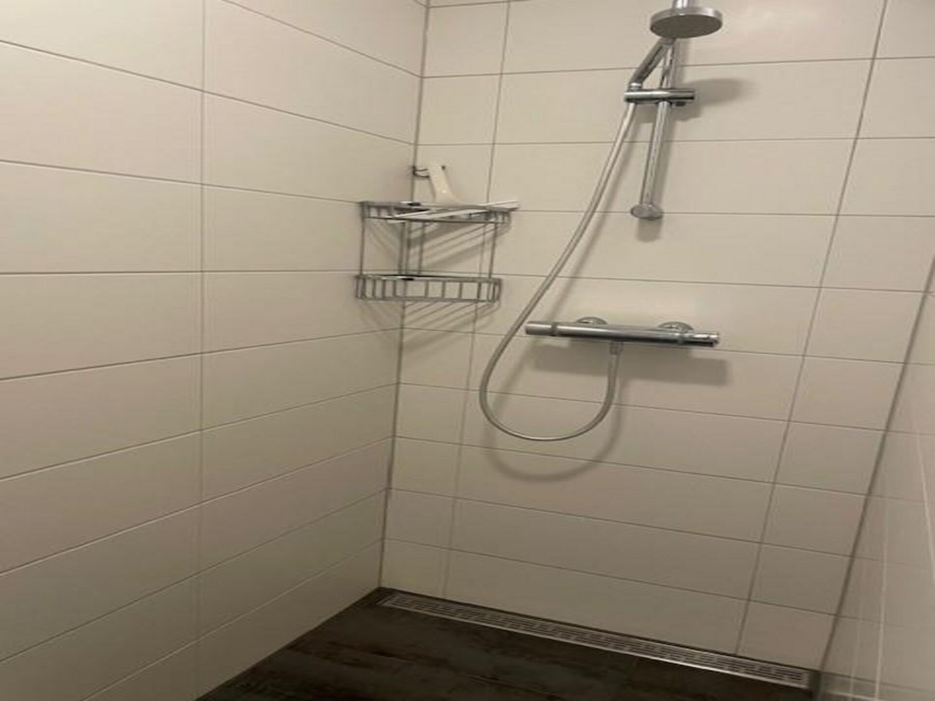 Ruim 7-persoons appartement met 4 slaapkamers, vlakbij de piste - foto 14