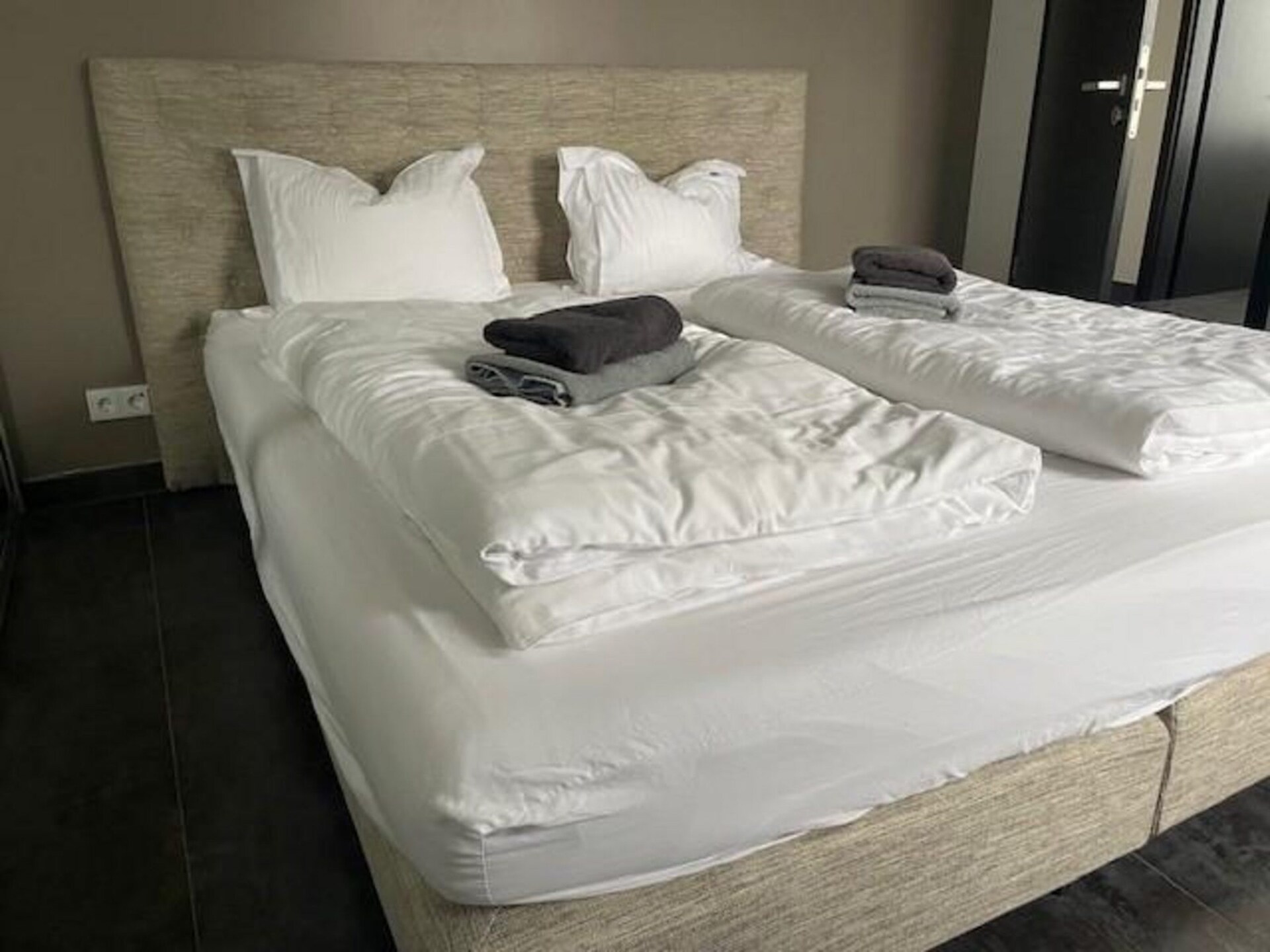 Ruim 7-persoons appartement met 4 slaapkamers, vlakbij de piste - foto 8