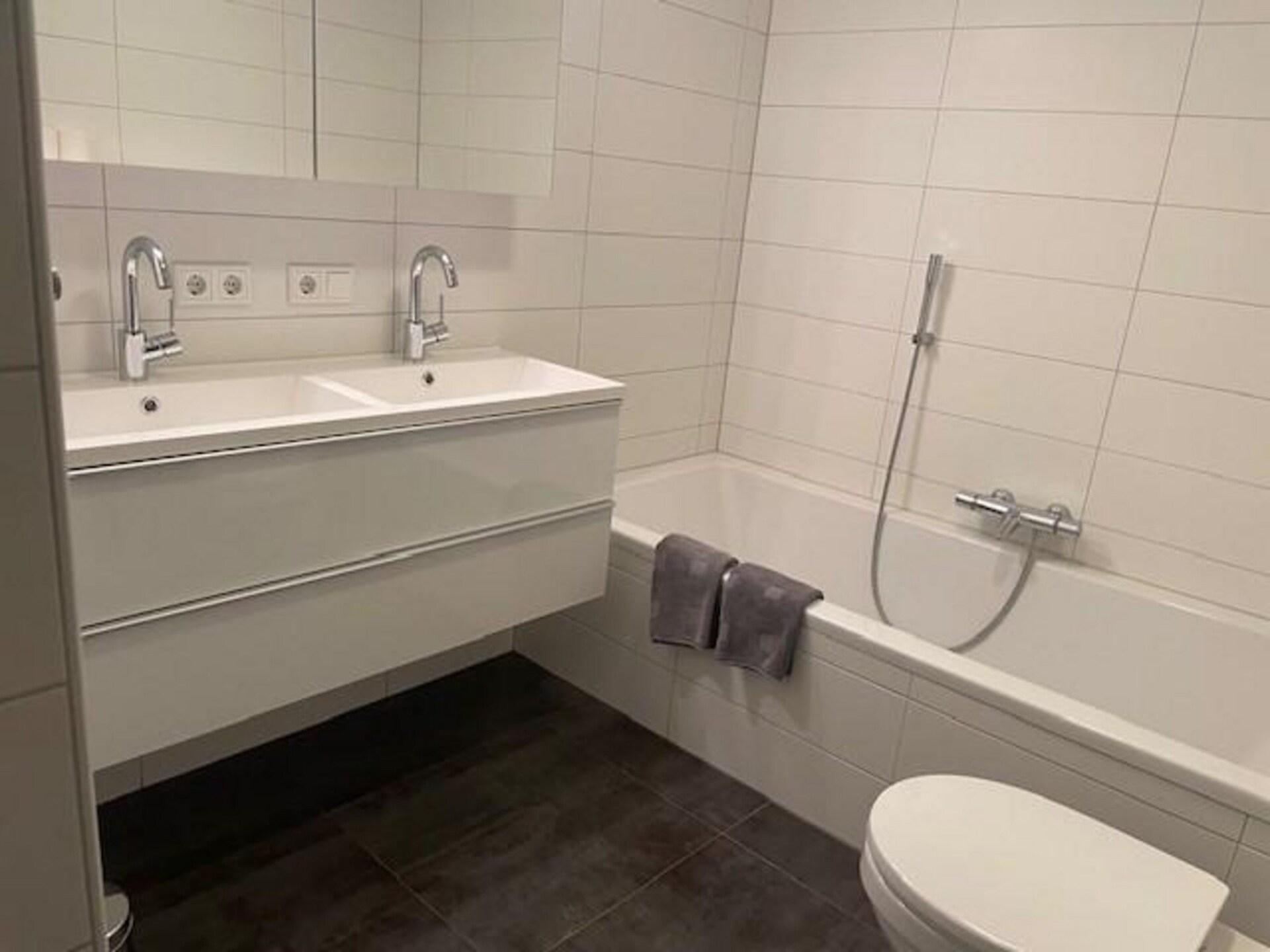 Ruim 7-persoons appartement met 4 slaapkamers, vlakbij de piste - foto 15