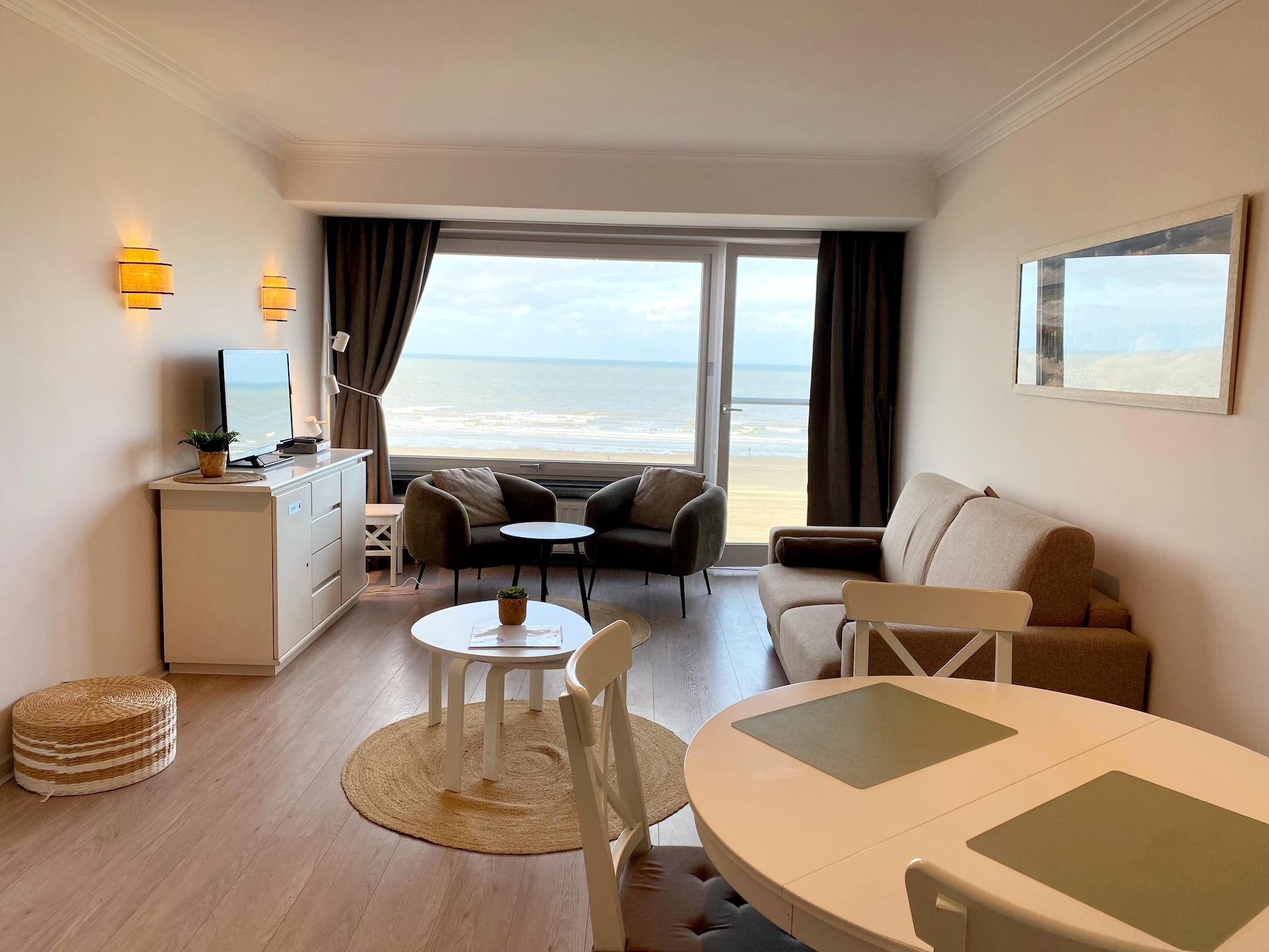 Gerenoveerd appartement met zeezicht in hartje Nieuwpoort - foto 1