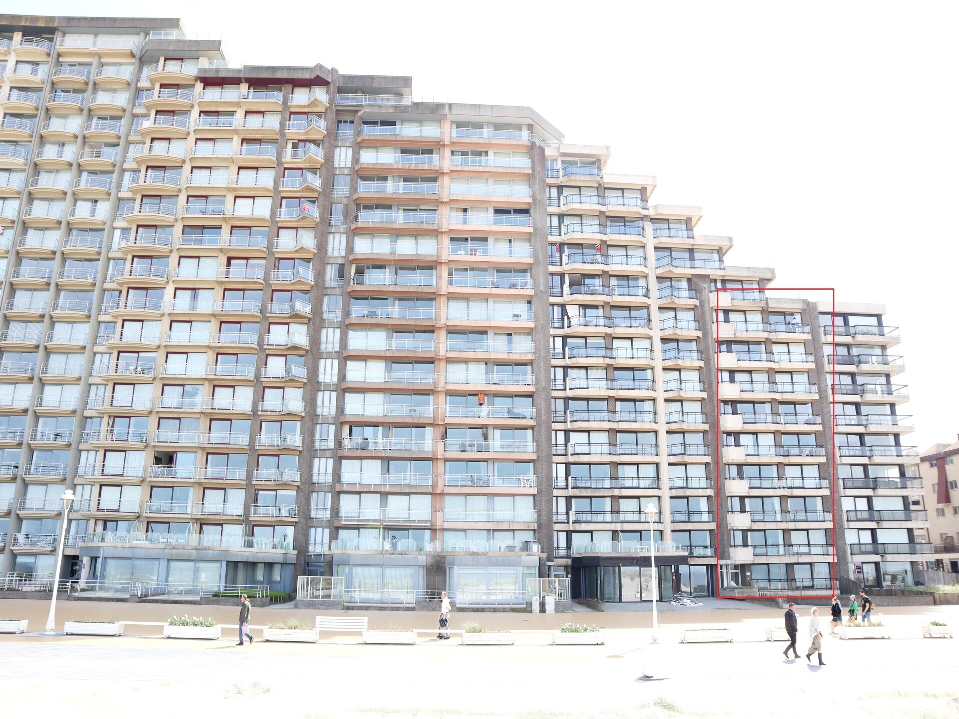 Zonovergoten appartement aan de zeewering van Nieuwpoort met terras - foto 9