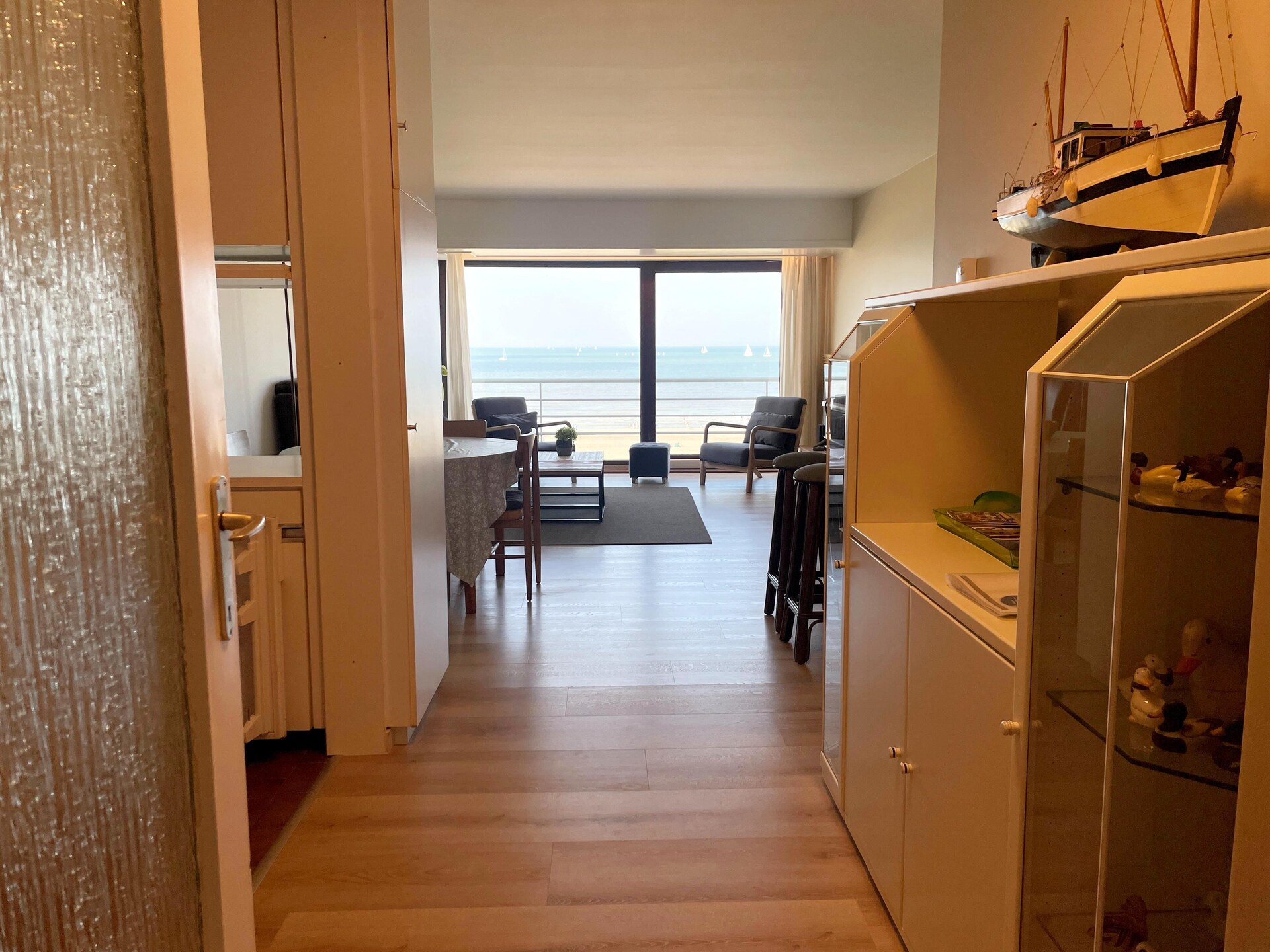 Gerenoveerd appartement op de zeedijk van Nieuwpoort met prachtig zeezicht - foto 7
