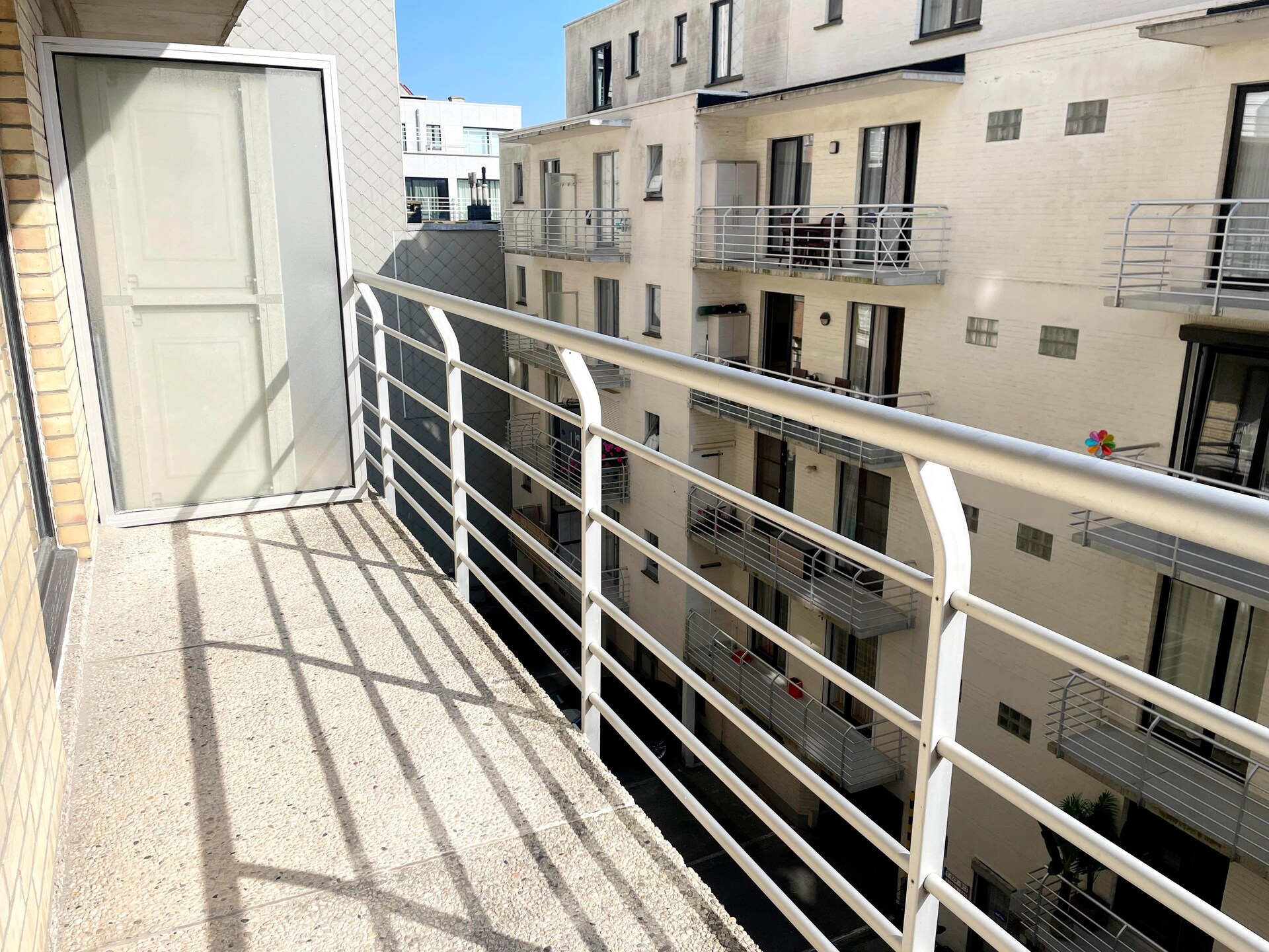 Gerenoveerd appartement op de zeedijk van Nieuwpoort met prachtig zeezicht - foto 9