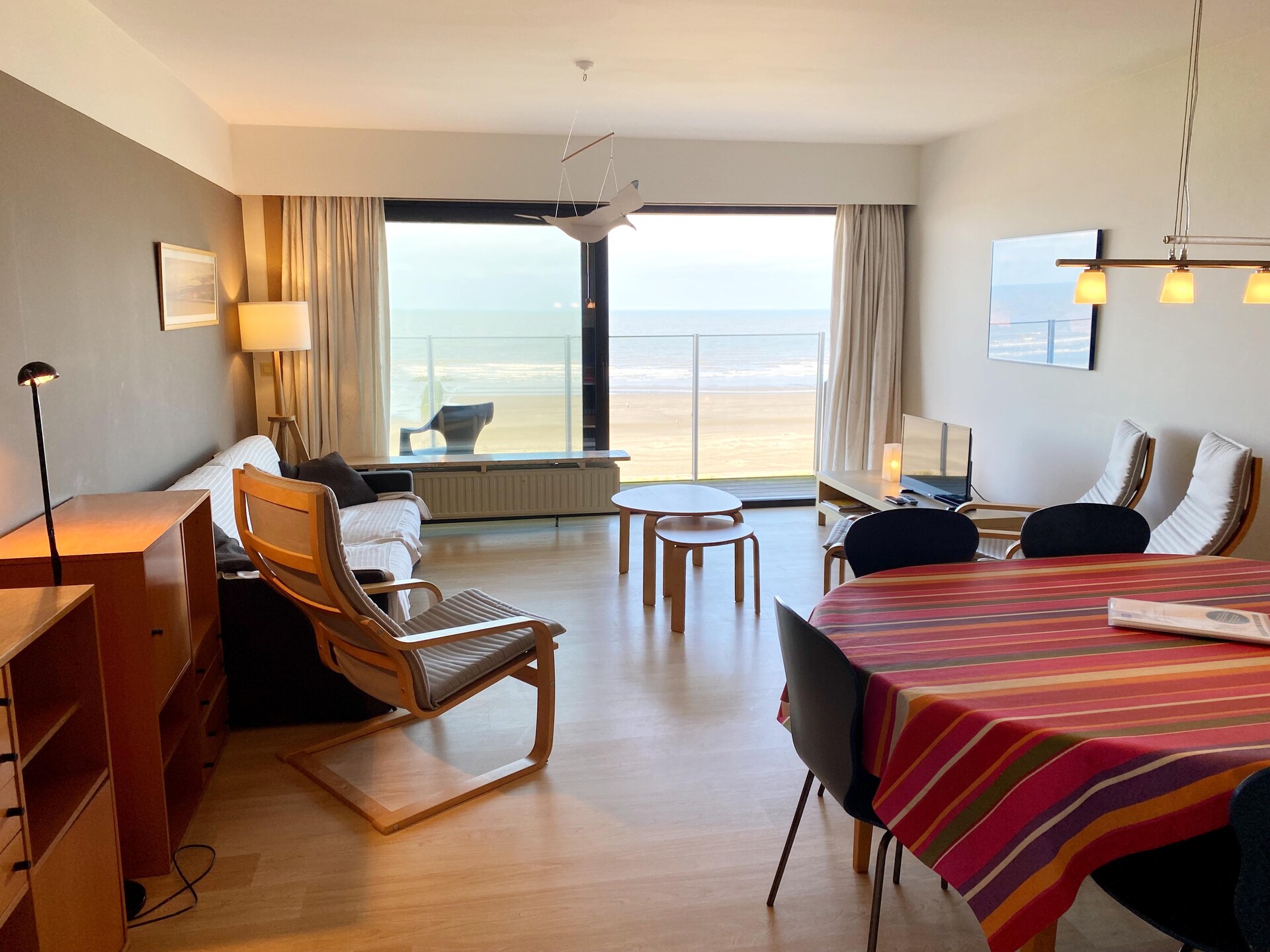 Licht appartement aan de zeewering van Nieuwpoort met prachtig kustzicht - foto 7