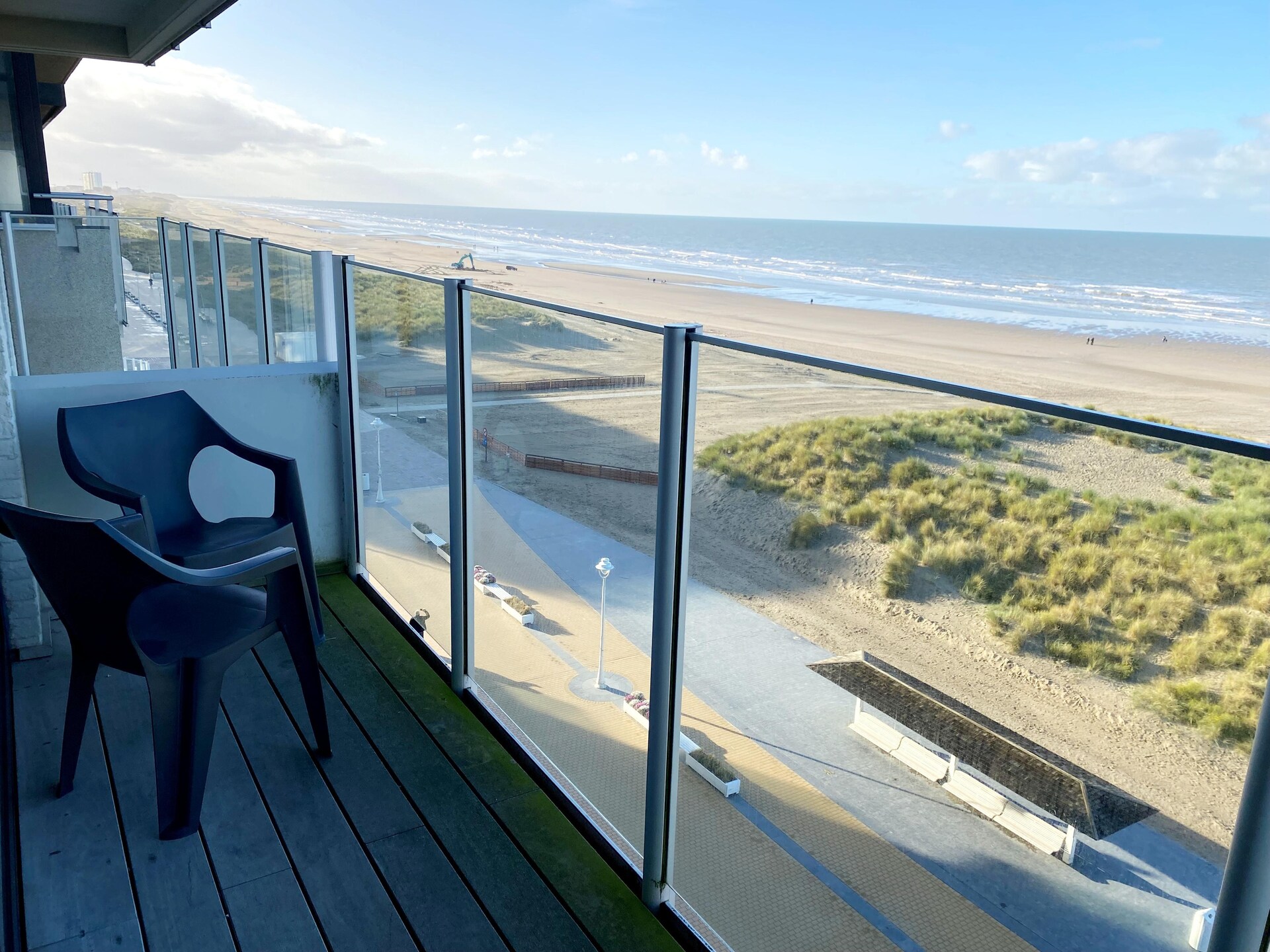 Licht appartement aan de zeewering van Nieuwpoort met prachtig kustzicht - foto 5