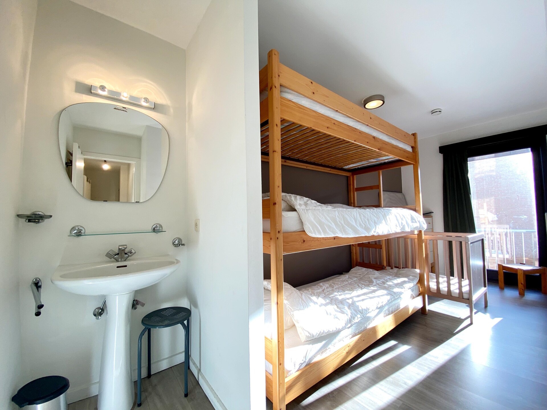 Licht appartement aan de zeewering van Nieuwpoort met prachtig kustzicht - foto 14