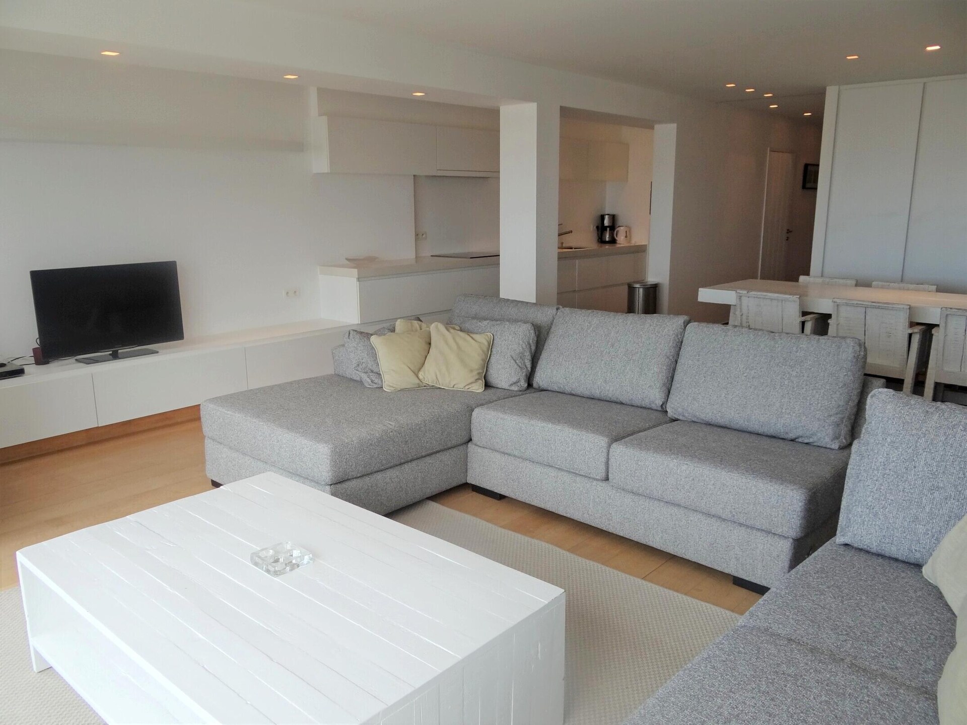 SUN BEACH I: Zonovergoten appartement aan de zeewering met zeezicht - foto 10